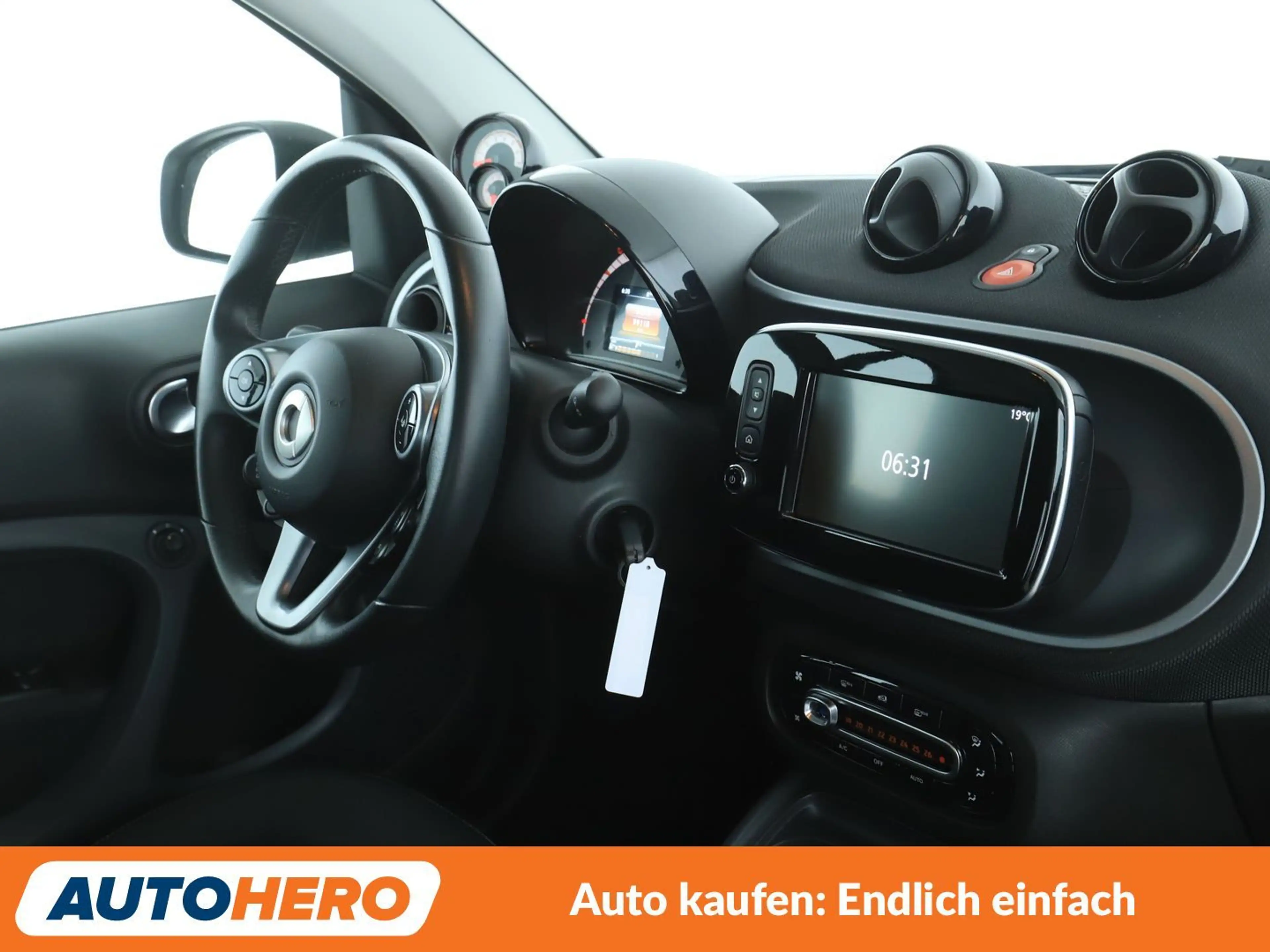 smart forTwo 1.0 passion Aut.*NAVI*SHZ*KLIMA*TEMPO*PANO* — photo 12