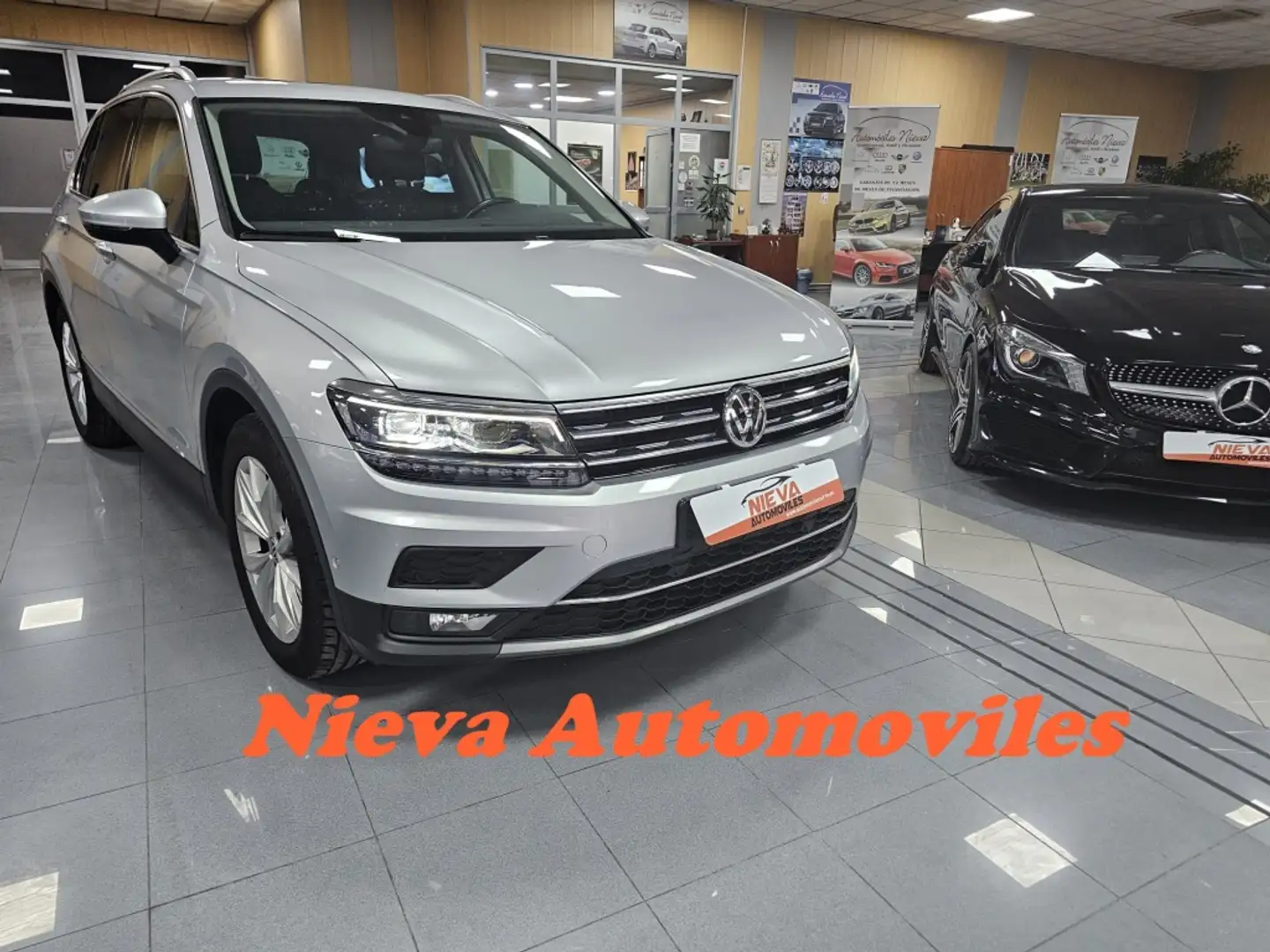 Volkswagen Tiguan Allspace 2.0TDI Sport 4M DSG 110kW Gris - 1