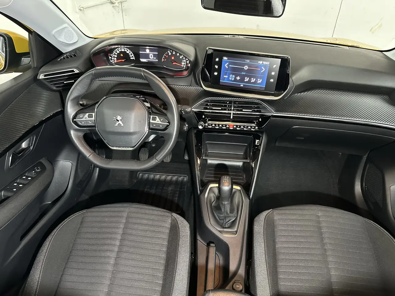Peugeot 208 Active Pack 7