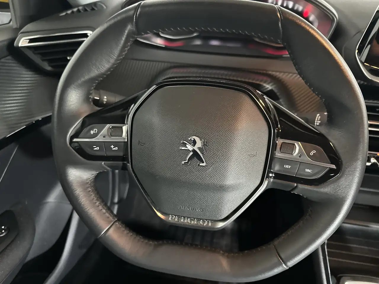 Peugeot 208 Active Pack 8