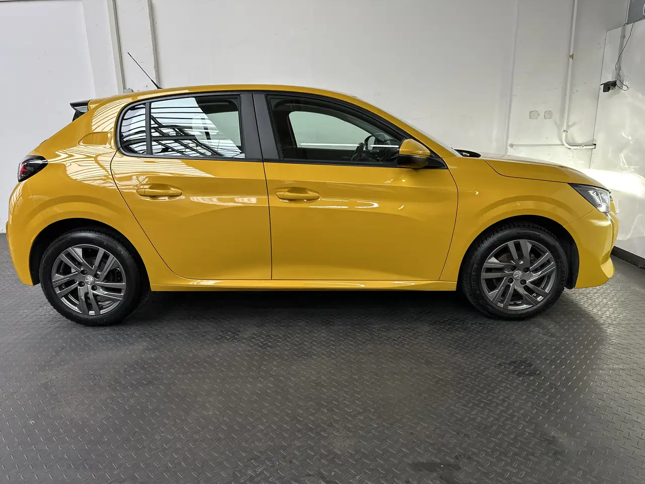Peugeot 208 Active Pack 5