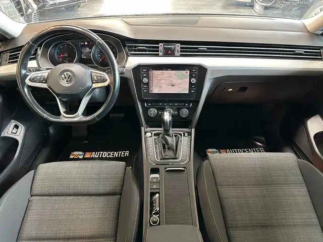 Volkswagen Passat view 7