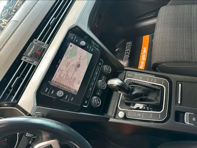 Volkswagen Passat view 12