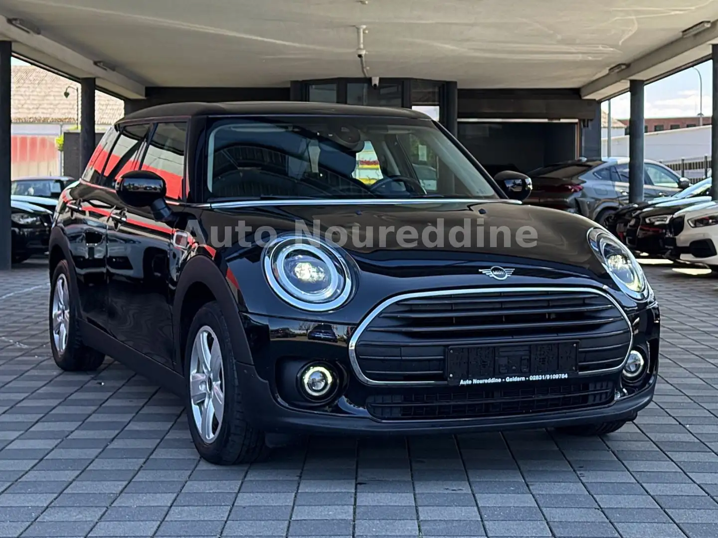 MINI One D Clubman Facelift *Navi*LED*Panorama* Noir - 1