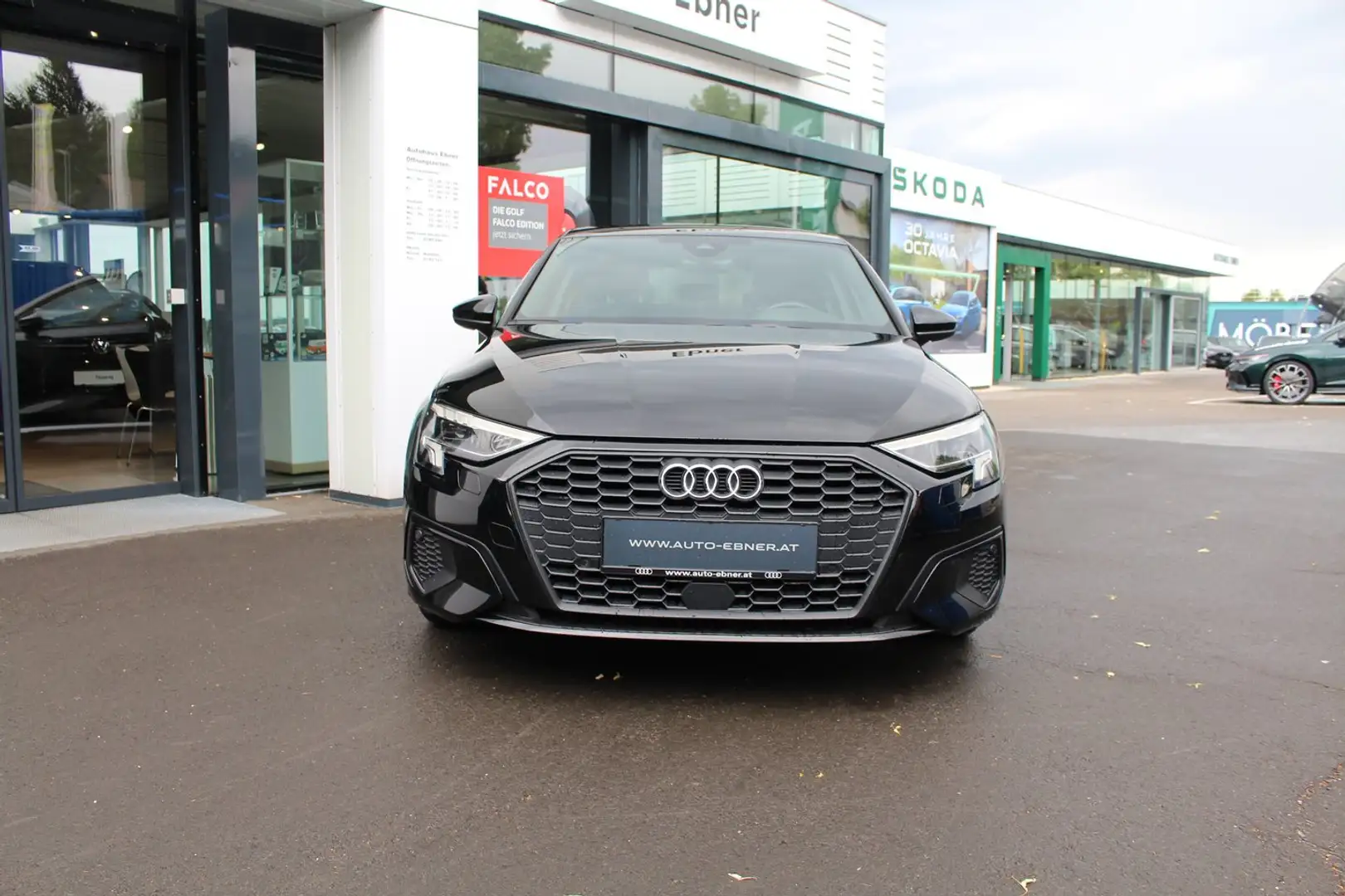 Audi A3 30 TFSI Schwarz - 2