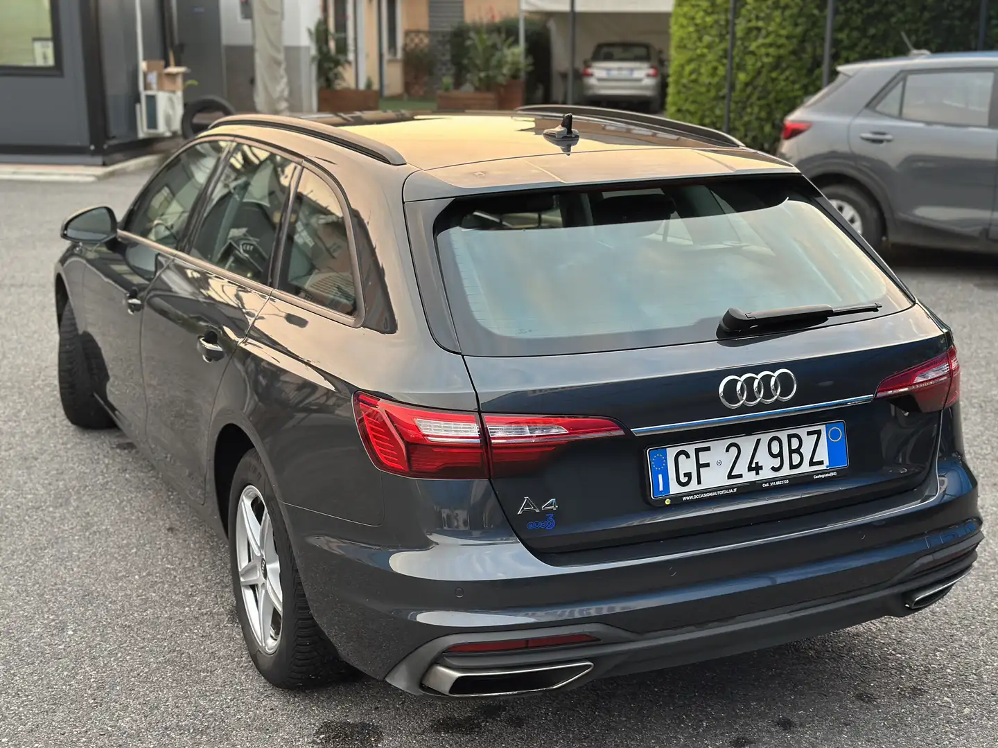 Audi A4 Avant 35 2.0 tdi mhev Business 163cv s-tronic Grau - 2