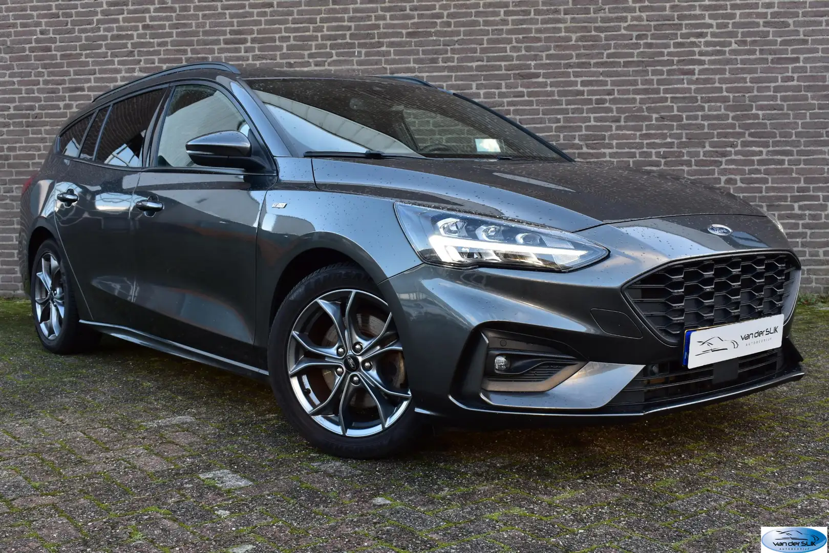 Ford Focus Wagon 1.0 EcoBoost Hybrid ST Line X Business Apple Grijs - 1