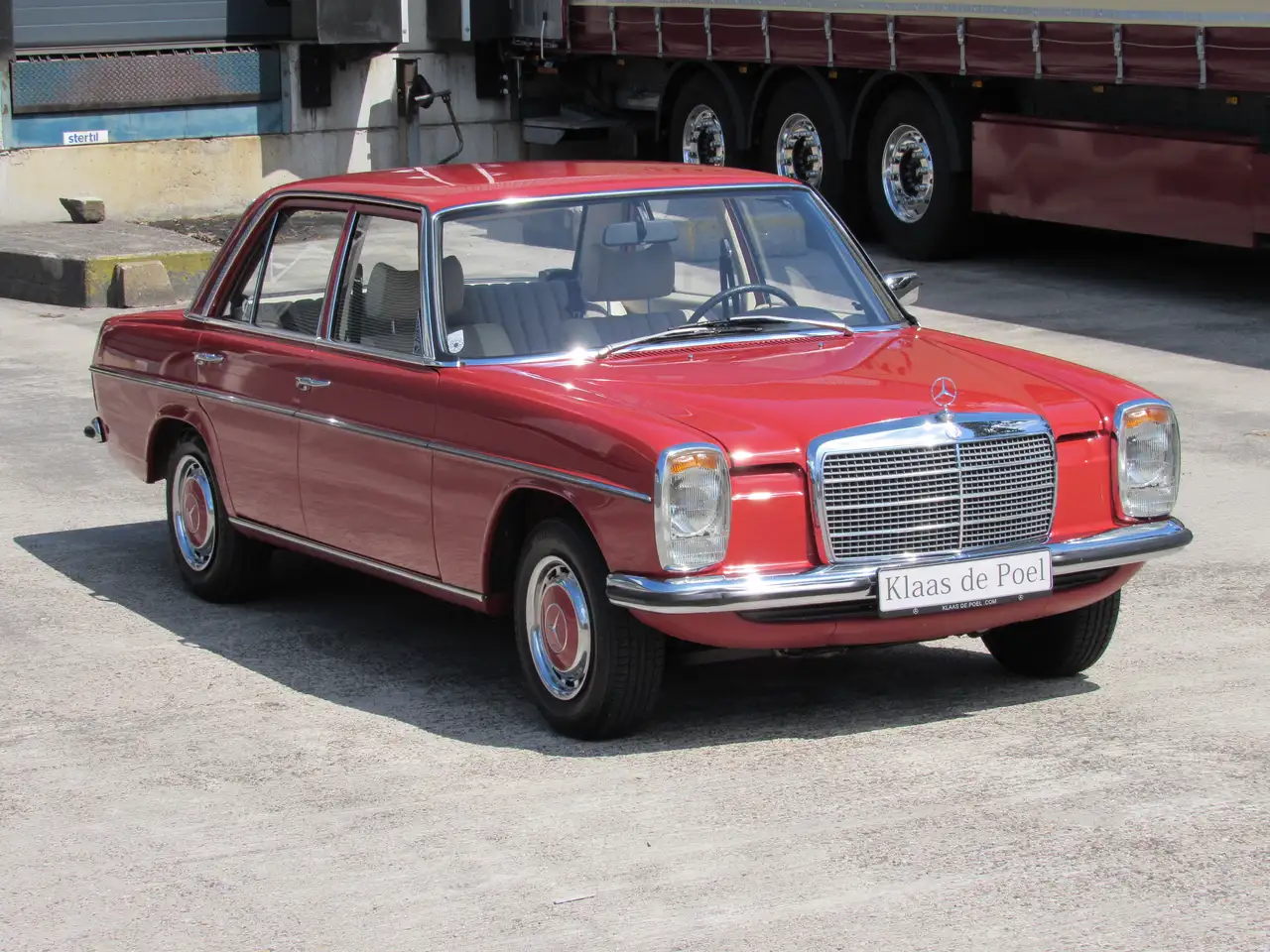 Mercedes-Benz 220 W115 220D 25.000 km karneolrot 95% erstlack, foto 5