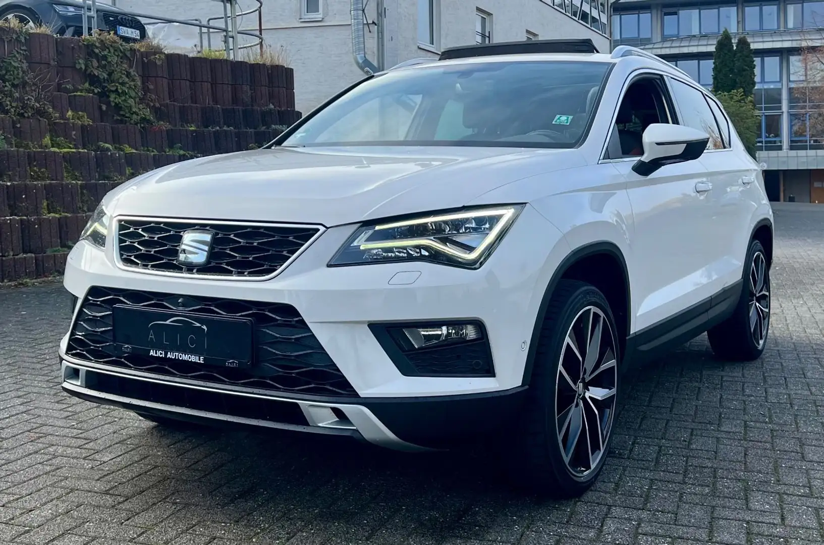 SEAT Ateca Xcellence 4Drive *TOP Zustand* 360Kam*PANO Blanc - 1