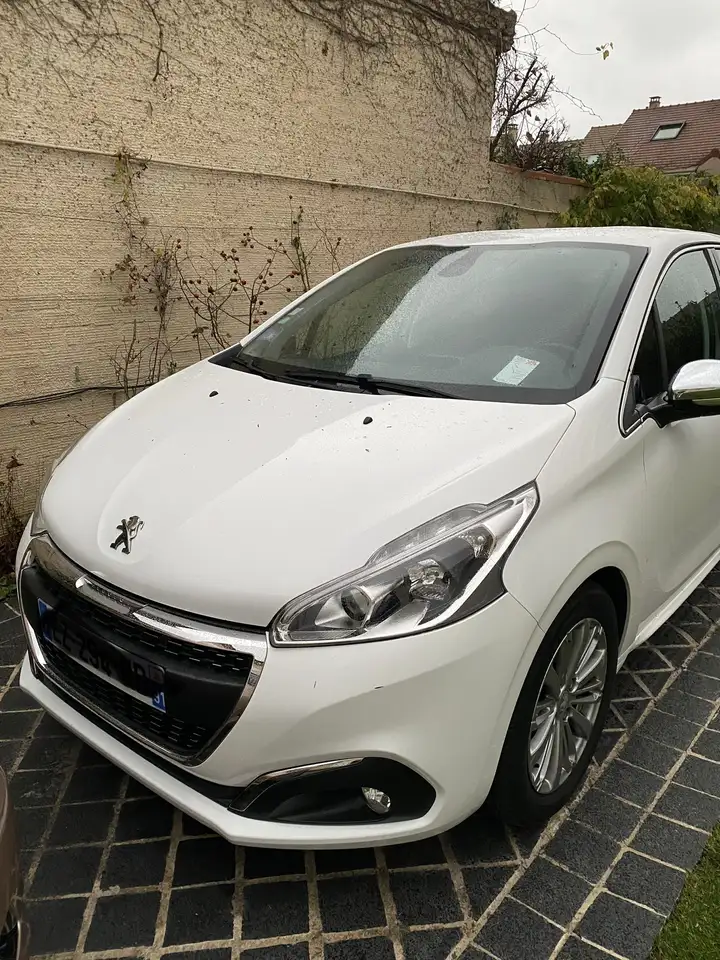 Peugeot 208 1.2 PureTech 82ch BVM5 Allure