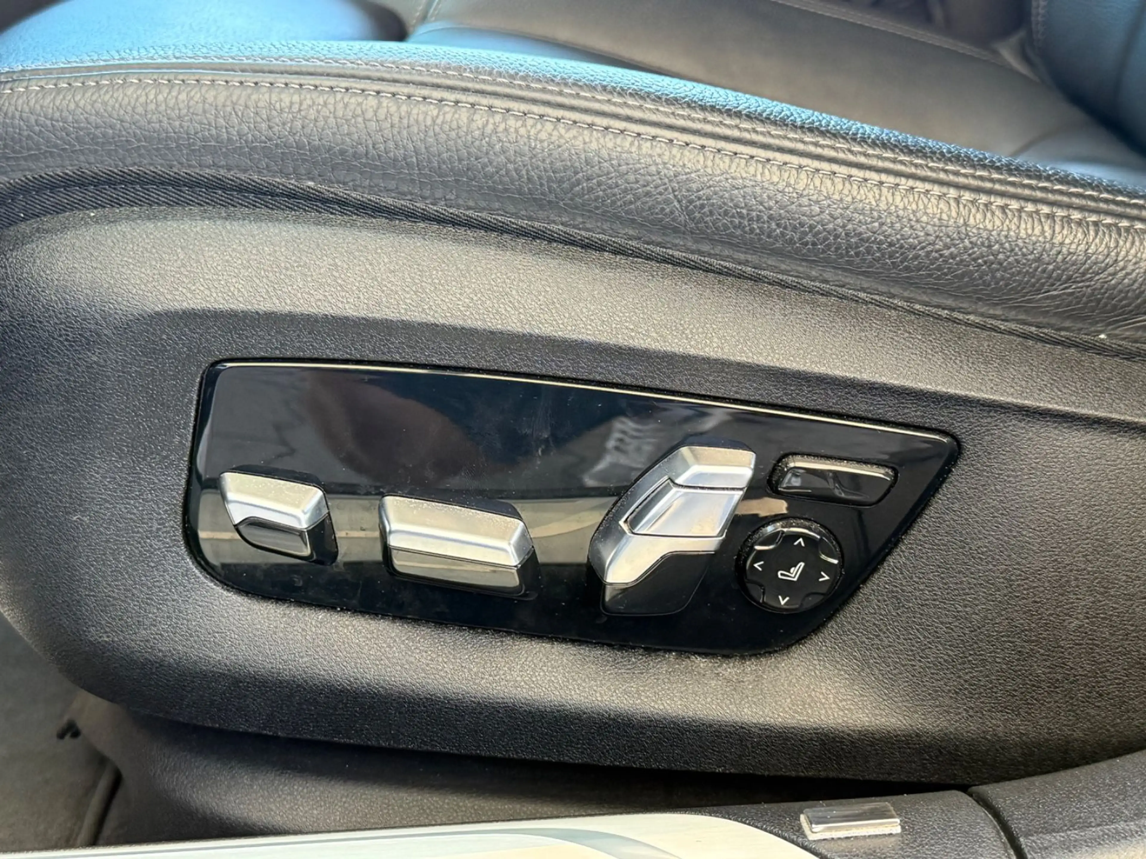 BMW 730 d M Sport B&W Laser Kam360 Soft Massage HUD — photo 17