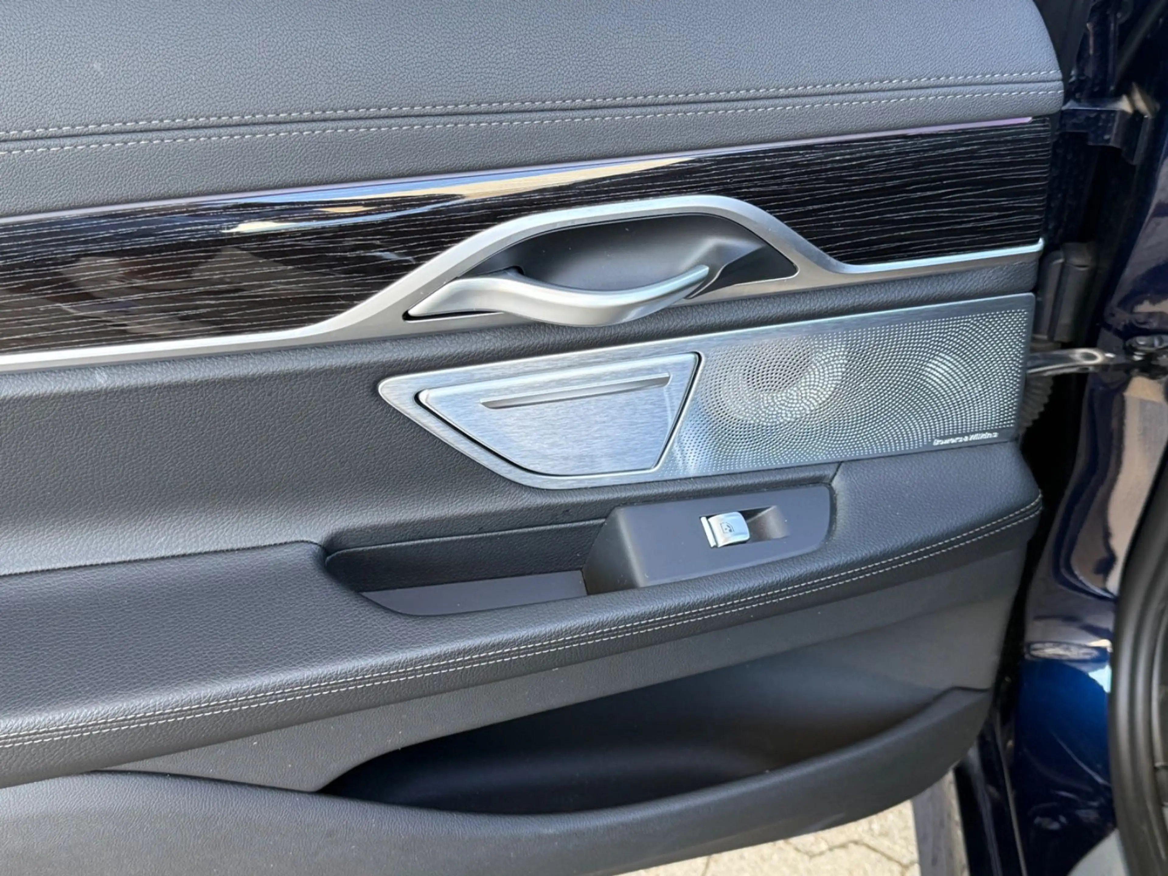 BMW 730 d M Sport B&W Laser Kam360 Soft Massage HUD — photo 31