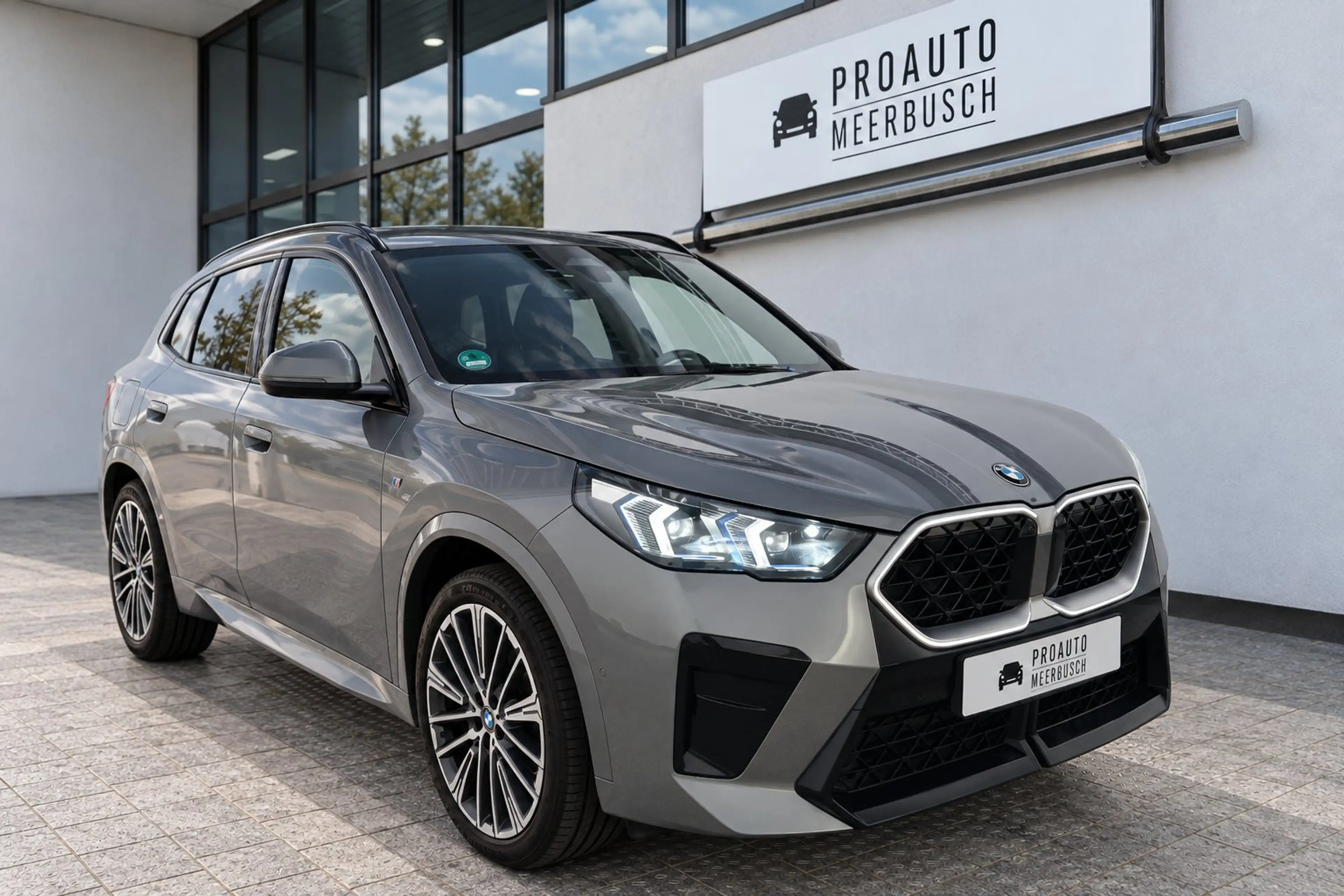 BMW X2 20d xDrive M Sport MASSAGE/AHK/MMRY/360°/20" — photo 4