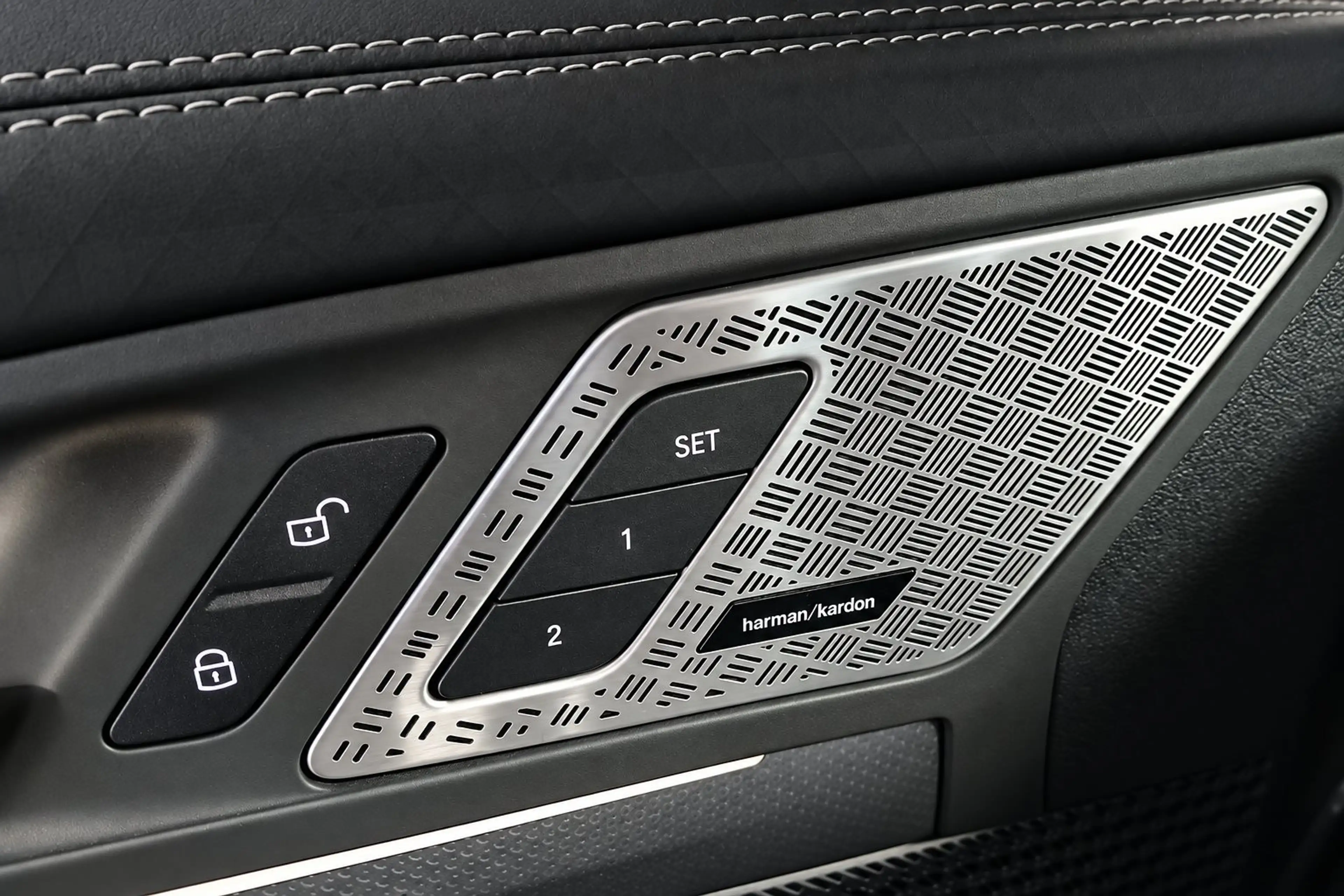 BMW X2 20d xDrive M Sport MASSAGE/AHK/MMRY/360°/20" — photo 12