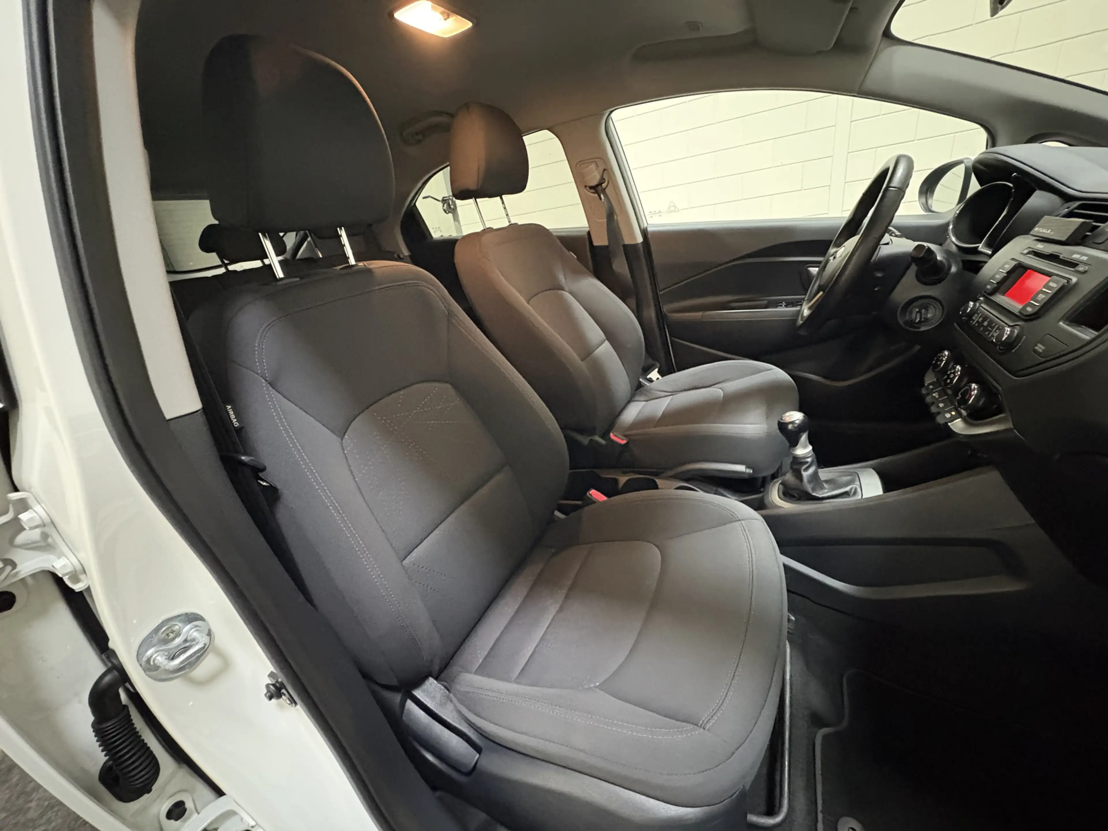 Kia Rio 1.2 CVVT Design Edition, Airco, Cruise, P sensoren — photo 17