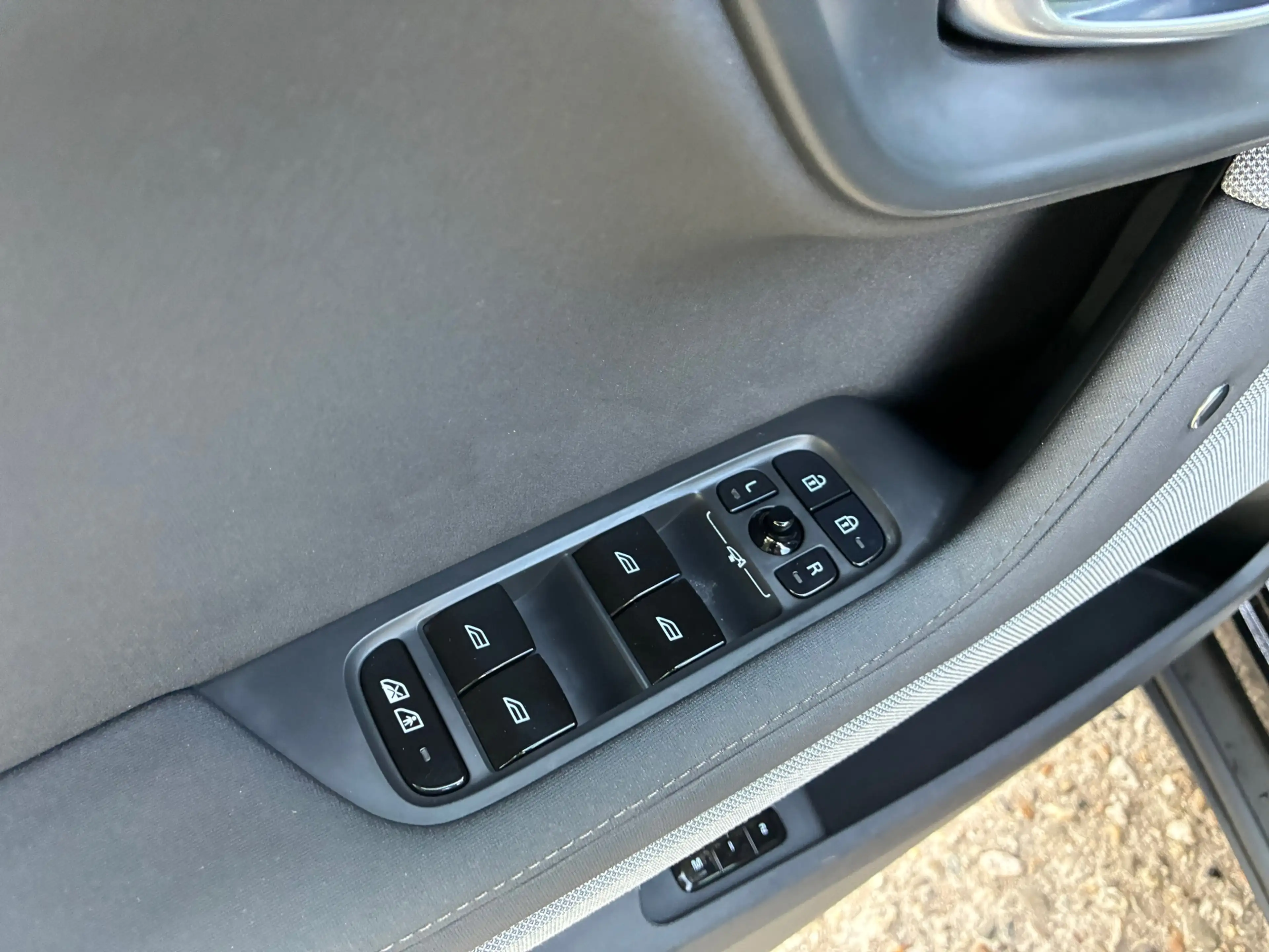 Polestar 2 Standard Range Single Motor 63kWh | 90% Soh + Carp — photo 16