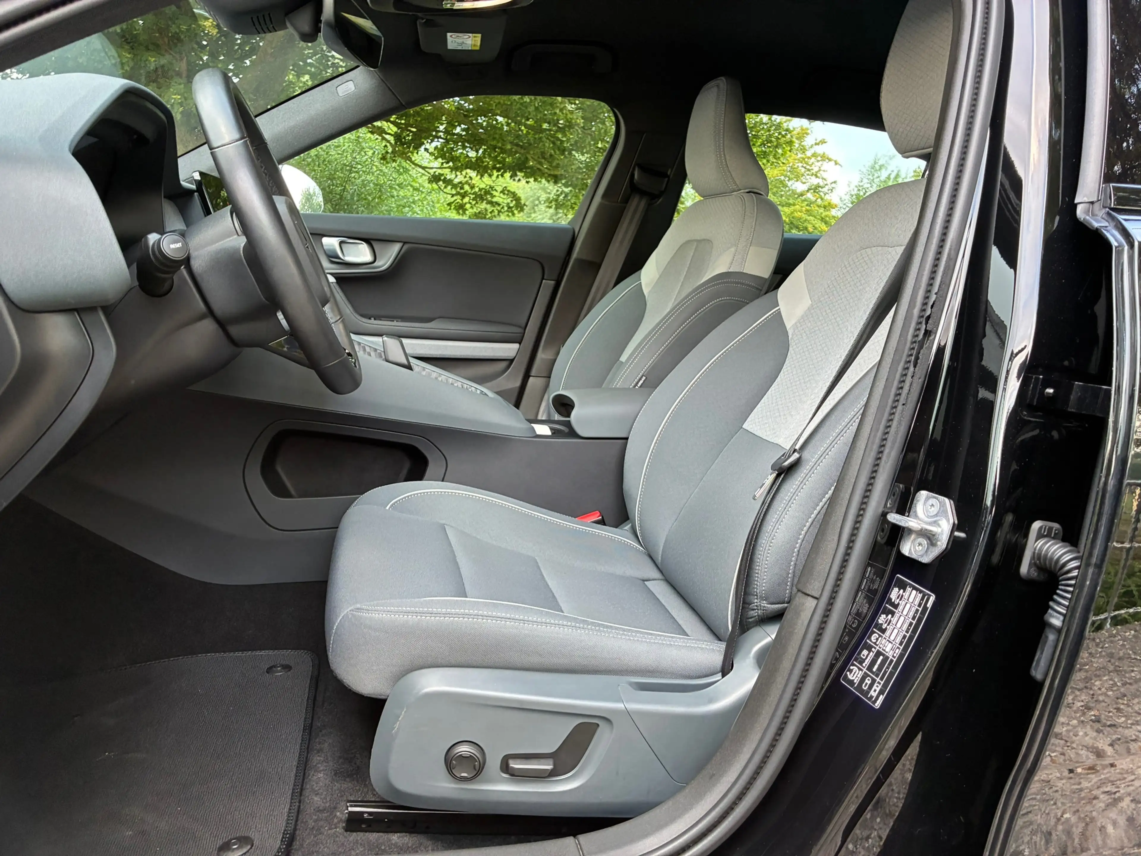 Polestar 2 Standard Range Single Motor 63kWh | 90% Soh + Carp — photo 14