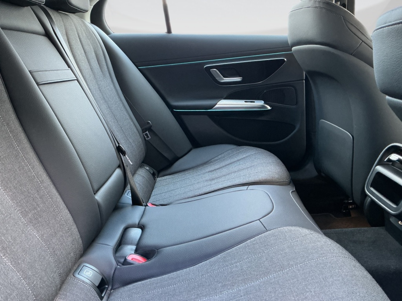 Mercedes-Benz E 300 de 4M AVANTGARDE MEMO 360 AHK DISTR KAMERA — photo 14