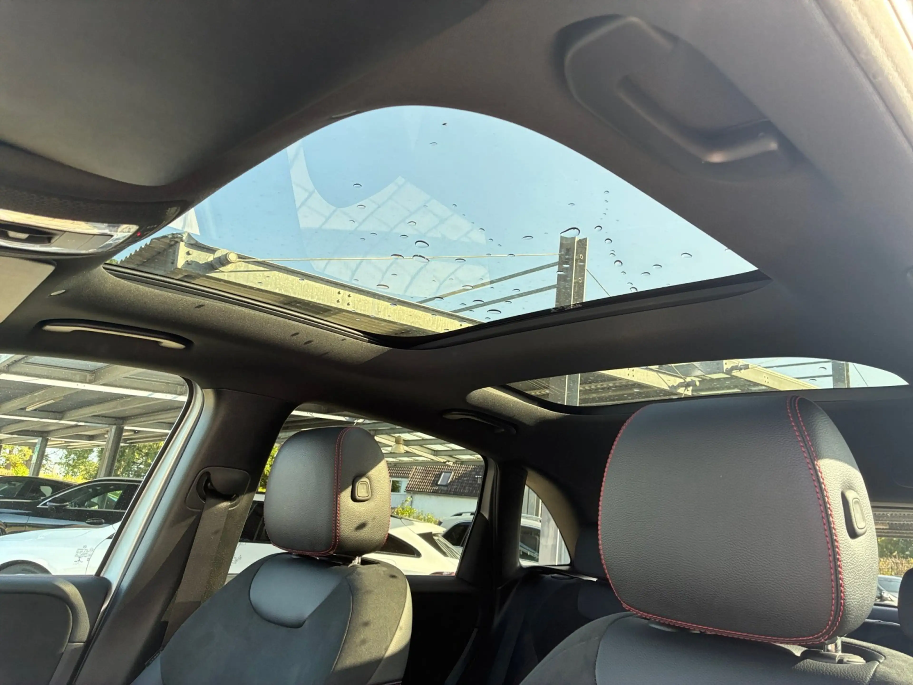 Mercedes-Benz B 250 AMG Line+Pano+AHK+360°+Multib.+PTS+Night — photo 13