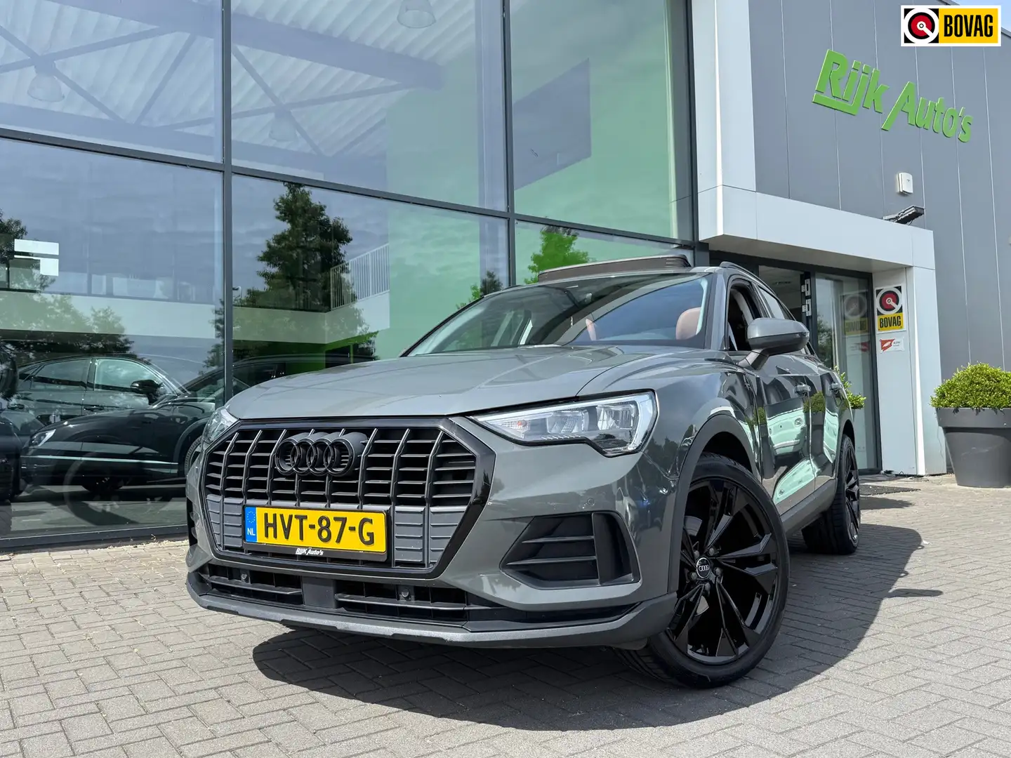 Audi Q3 35 TFSI Pro Line * Leer * Panoramadak * 1E Eigenaa Grijs - 1