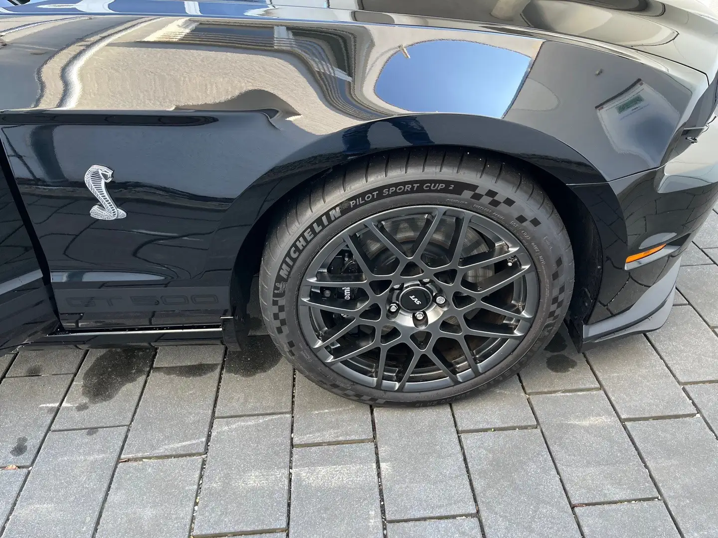 Ford Mustang Shelby GT500 Schwarz - 2