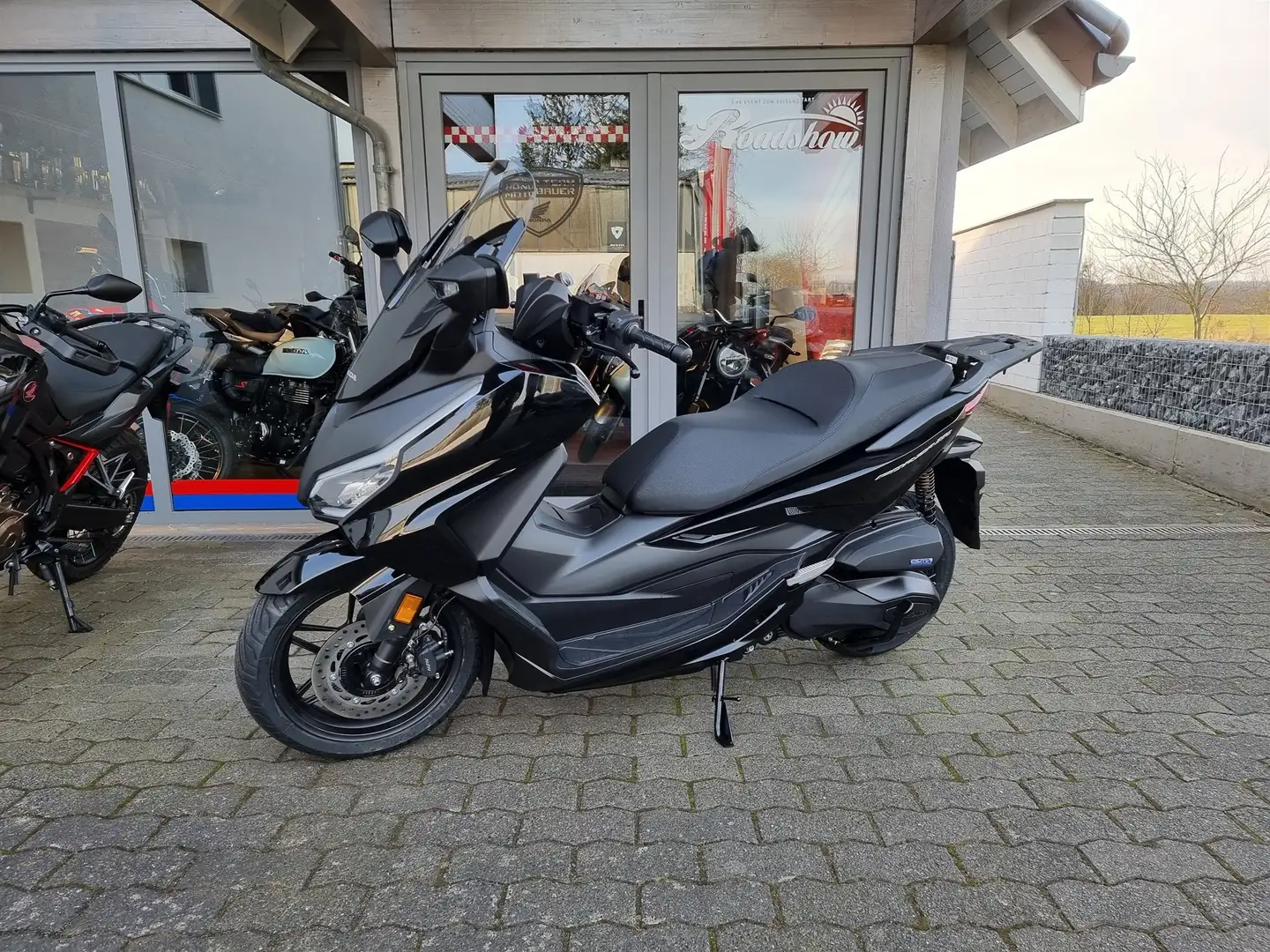 Honda Forza 350 Neufahrzeug auf Lager Zwart - 2