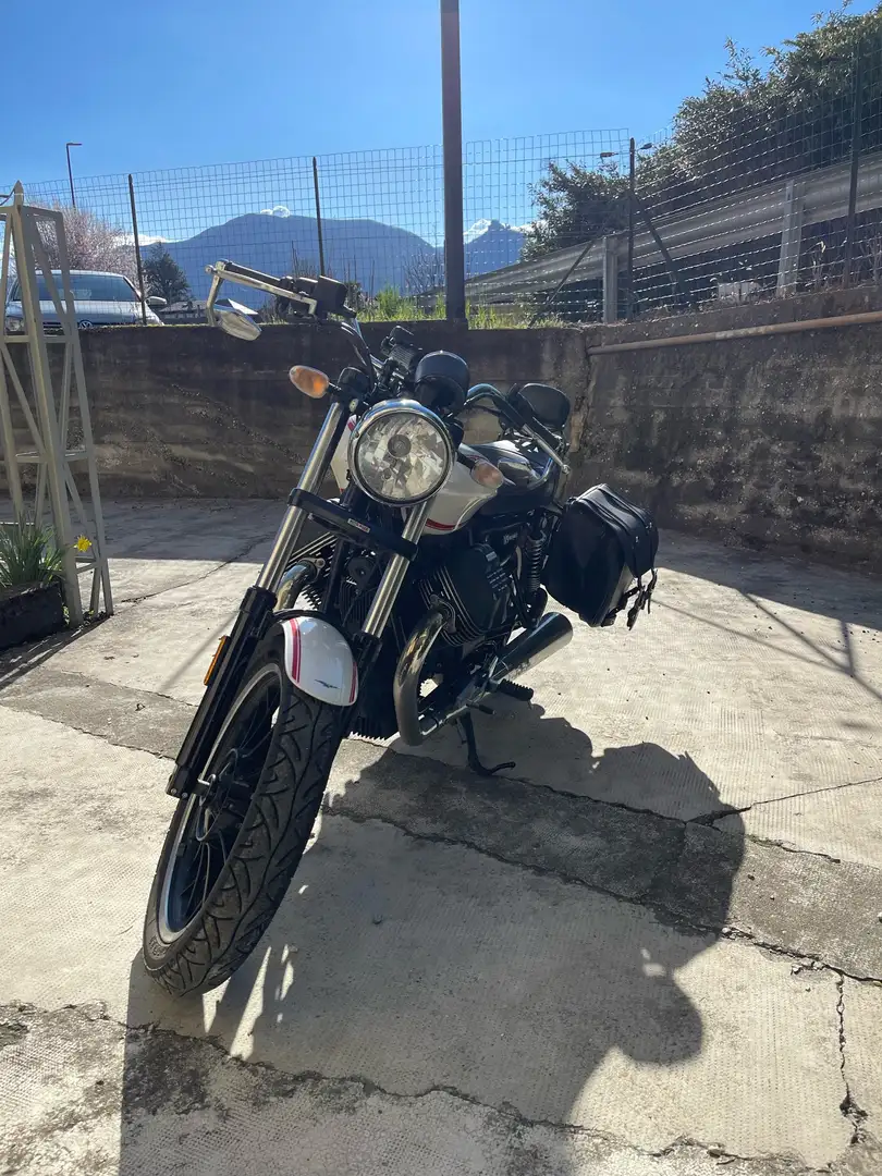 Moto Guzzi V 9 roamer - 1