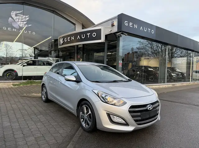 Hyundai i30 1.4i Go! Camera * 12 MOIS GARANTIE *