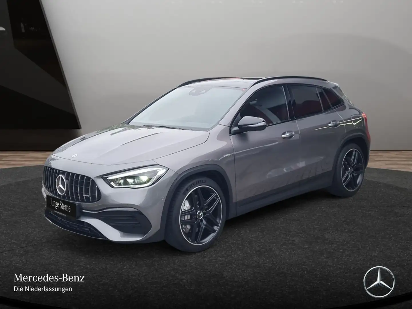 Mercedes-Benz GLA 35 AMG GLA 35 4M AMG+PANO+AHK+MULTIBEAM+KAMERA+TOTW+8G Grau - 2