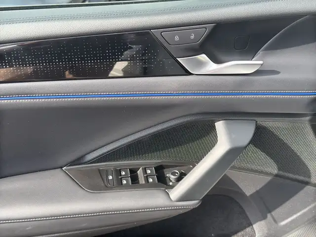 Volkswagen Tiguan view 8
