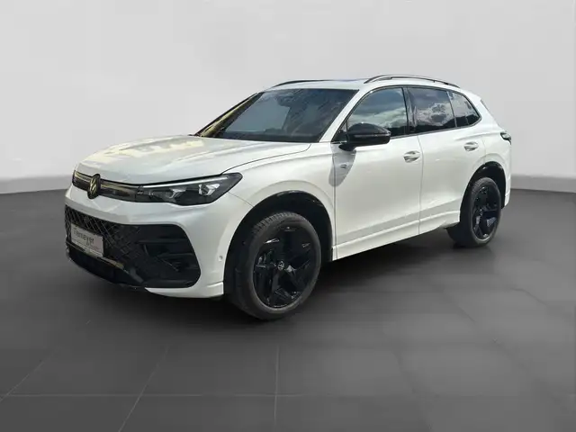 Volkswagen Tiguan view 2