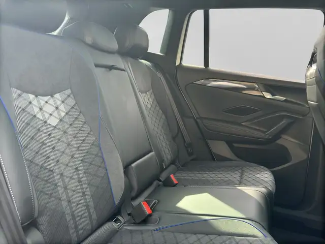 Volkswagen Tiguan view 6