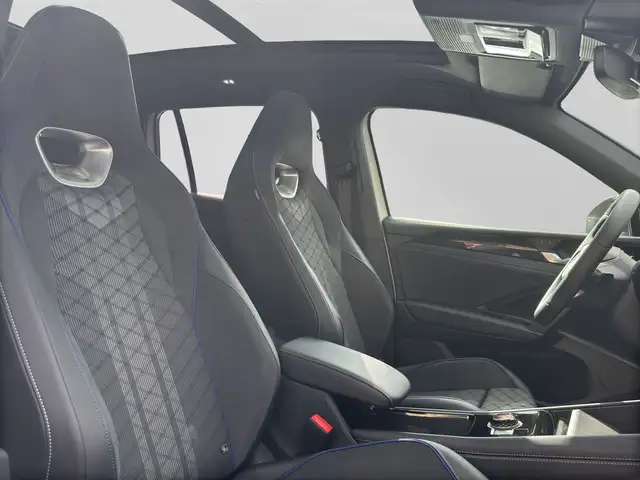 Volkswagen Tiguan view 4