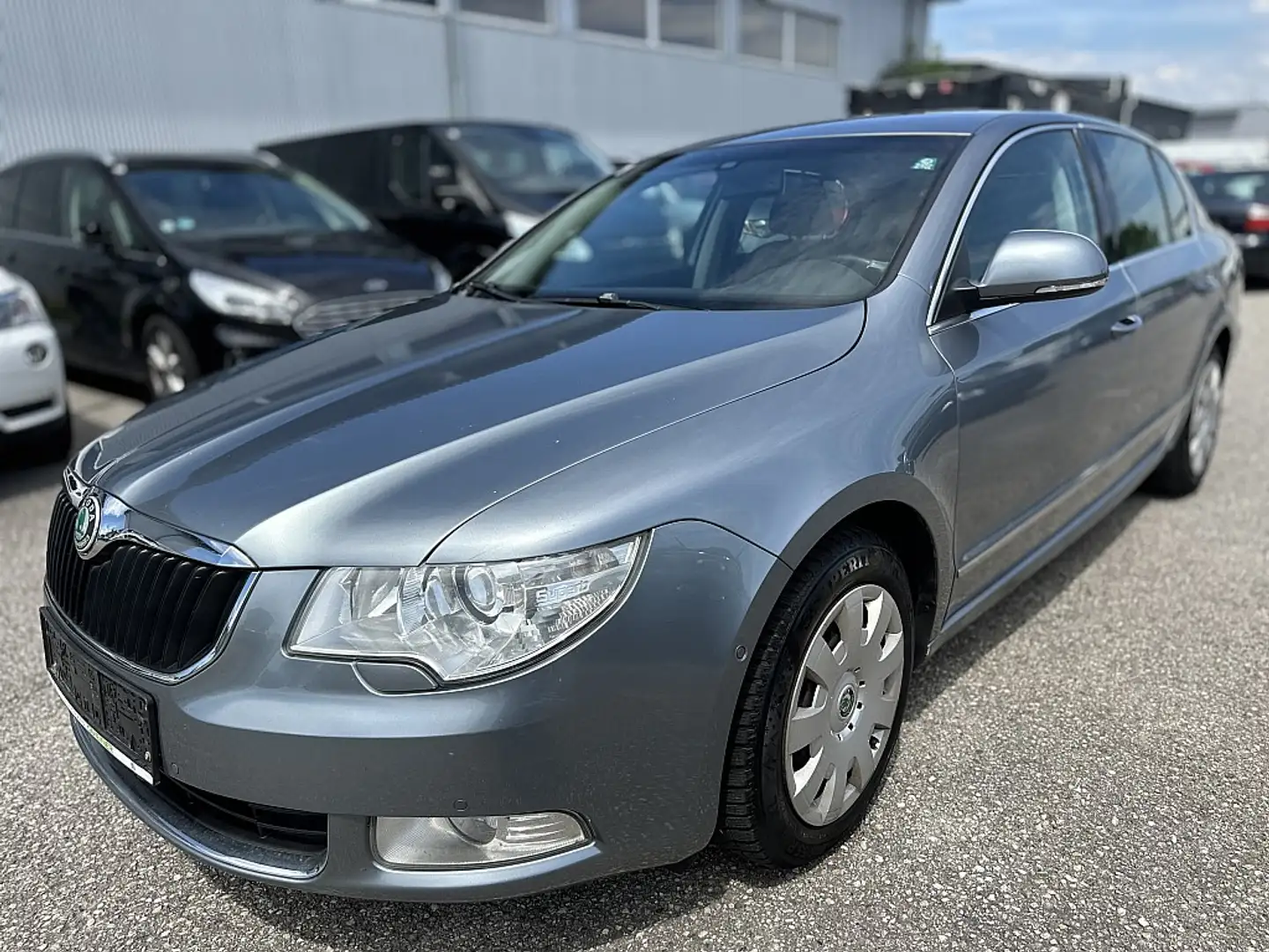 Skoda Superb Elegance 2,0 TDI PD DPF DSG Grau - 1
