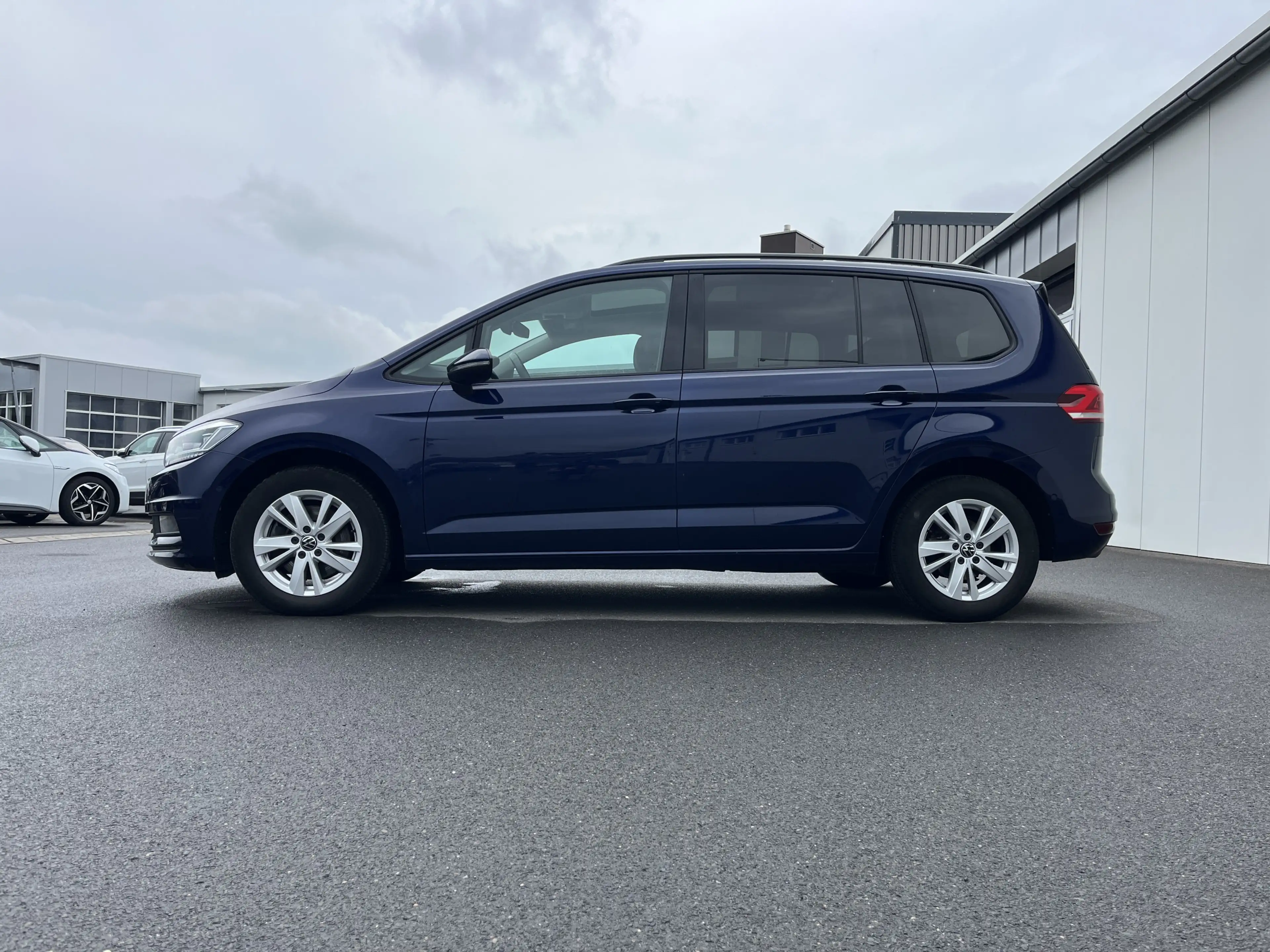 Volkswagen Touran 2.0 TDI DSG Comfortline 175€ m.20% Anz. AHK STHZ — photo 2