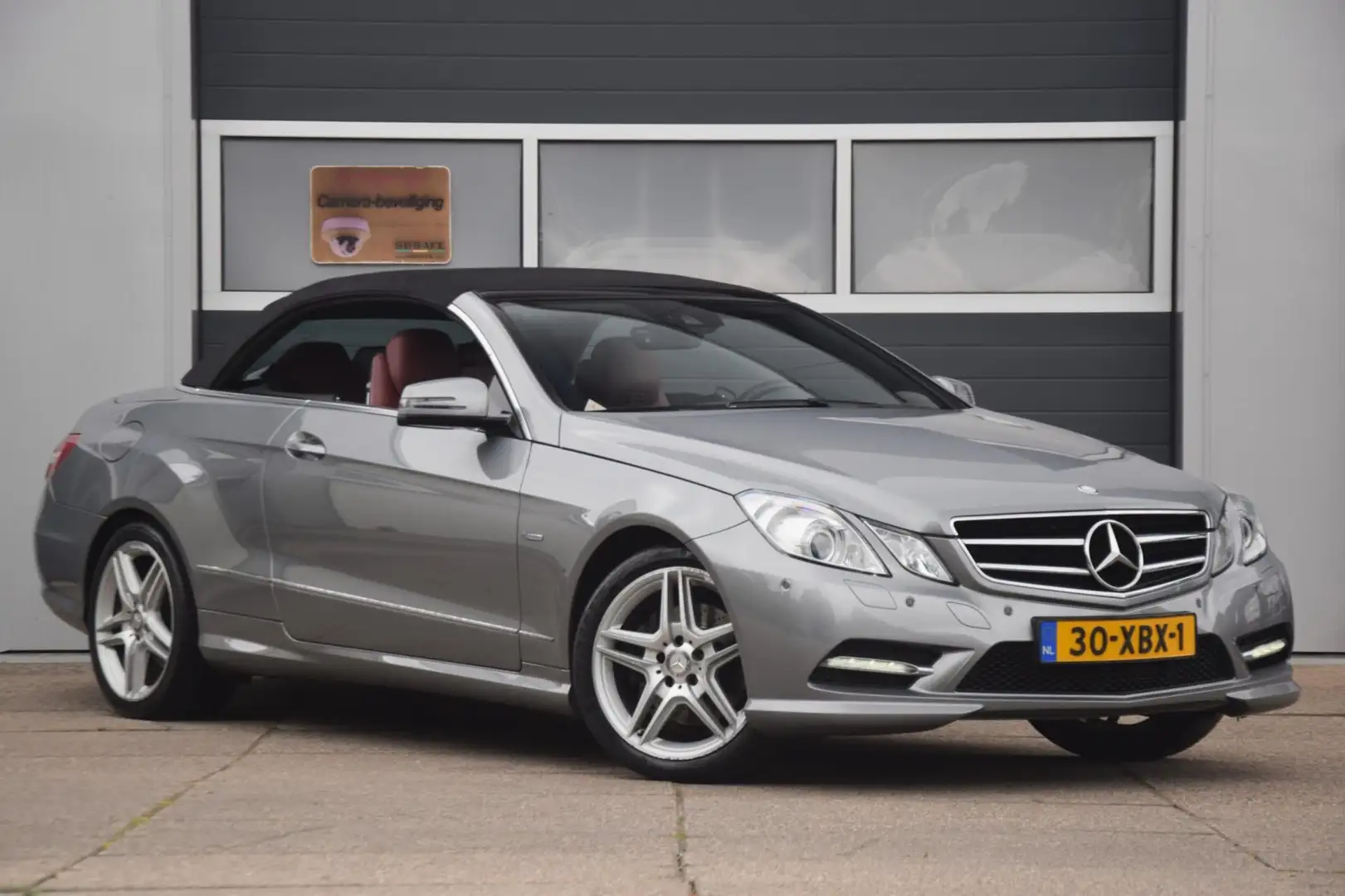 Mercedes-Benz E 200 Cabrio CGI Avantgarde LEER/BI-XENON/18" VELGEN Grijs - 2