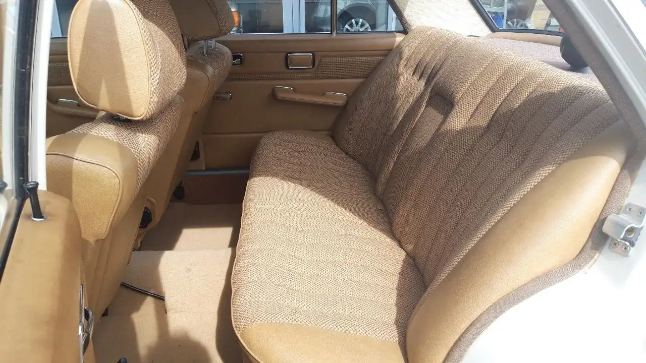 Mercedes-Benz 220 W115, foto 9