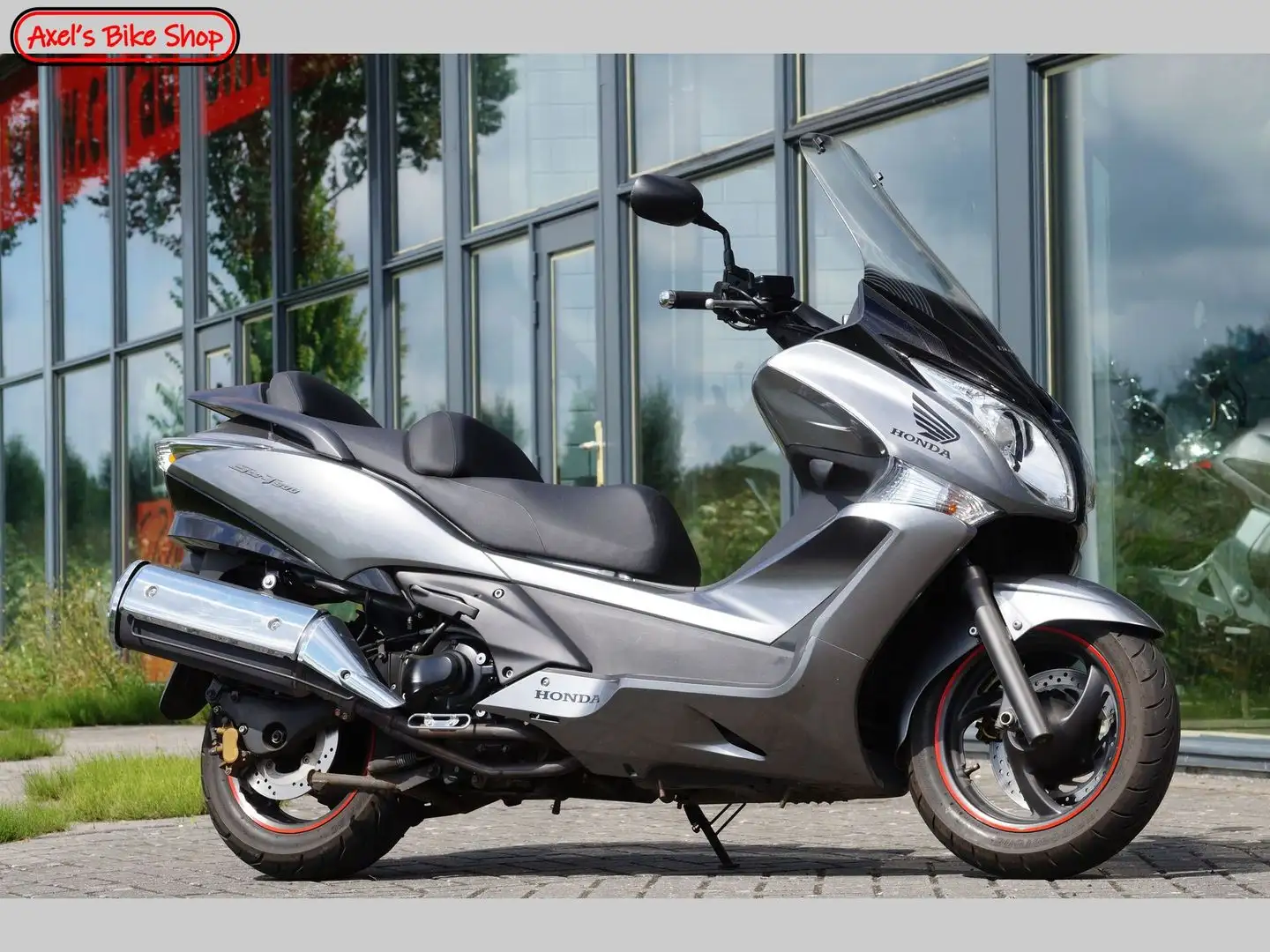 Honda Silver Wing FJS 600 ABS Grijs - 1