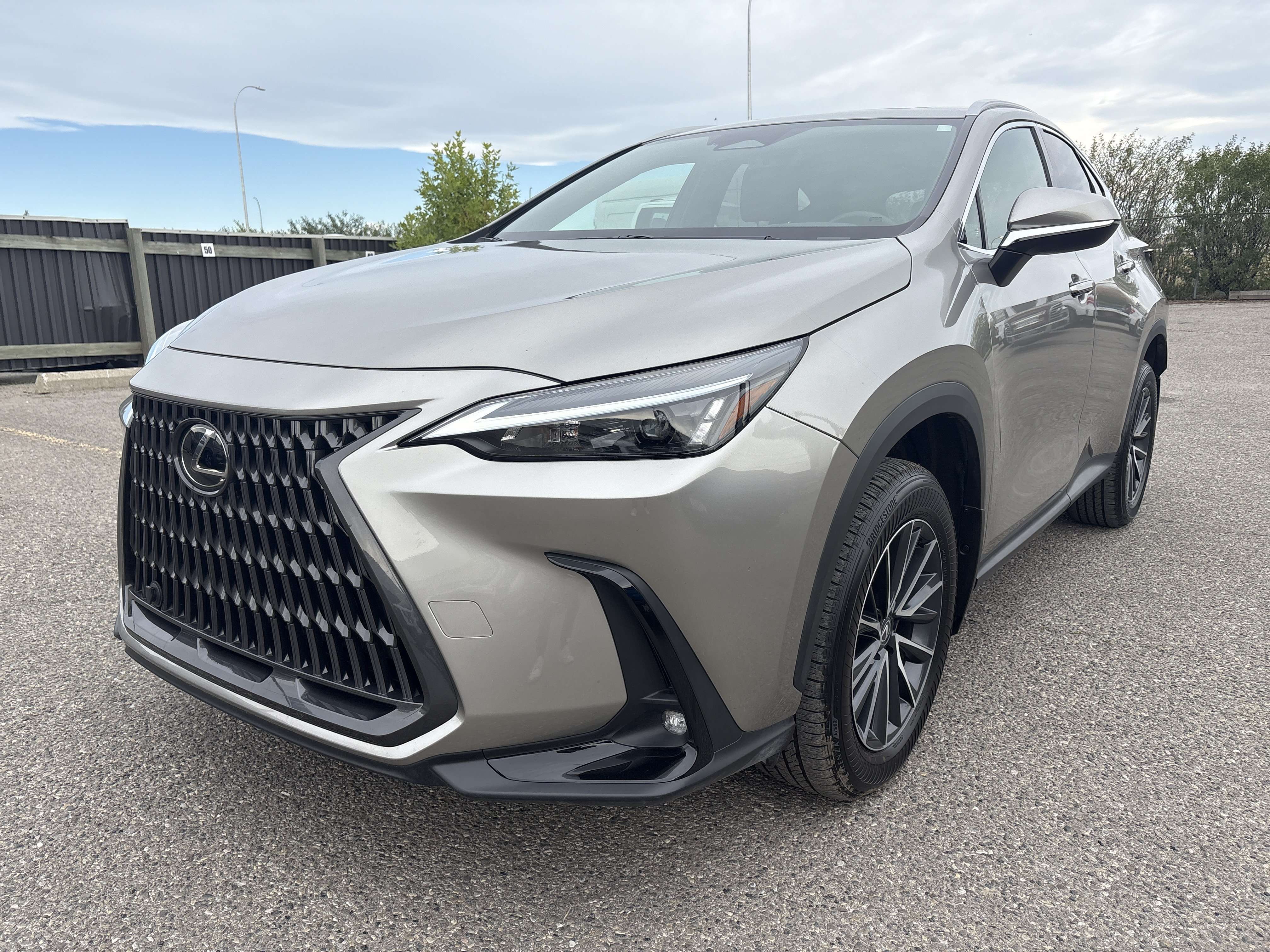 2025 Lexus NX Hybrid