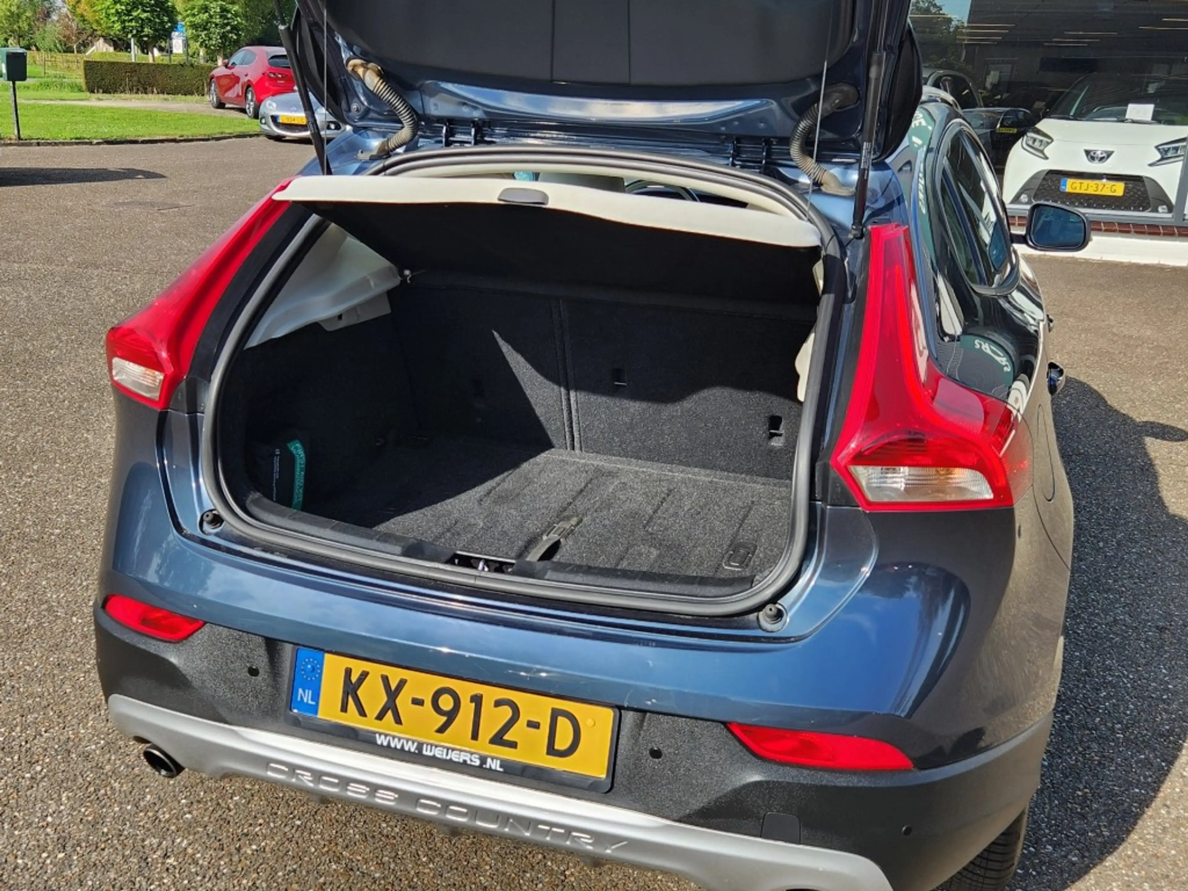 Volvo V40 Cross Country Cross Country 1.5 T3 Momentum, Clima, Navi, 71.366 — photo 9