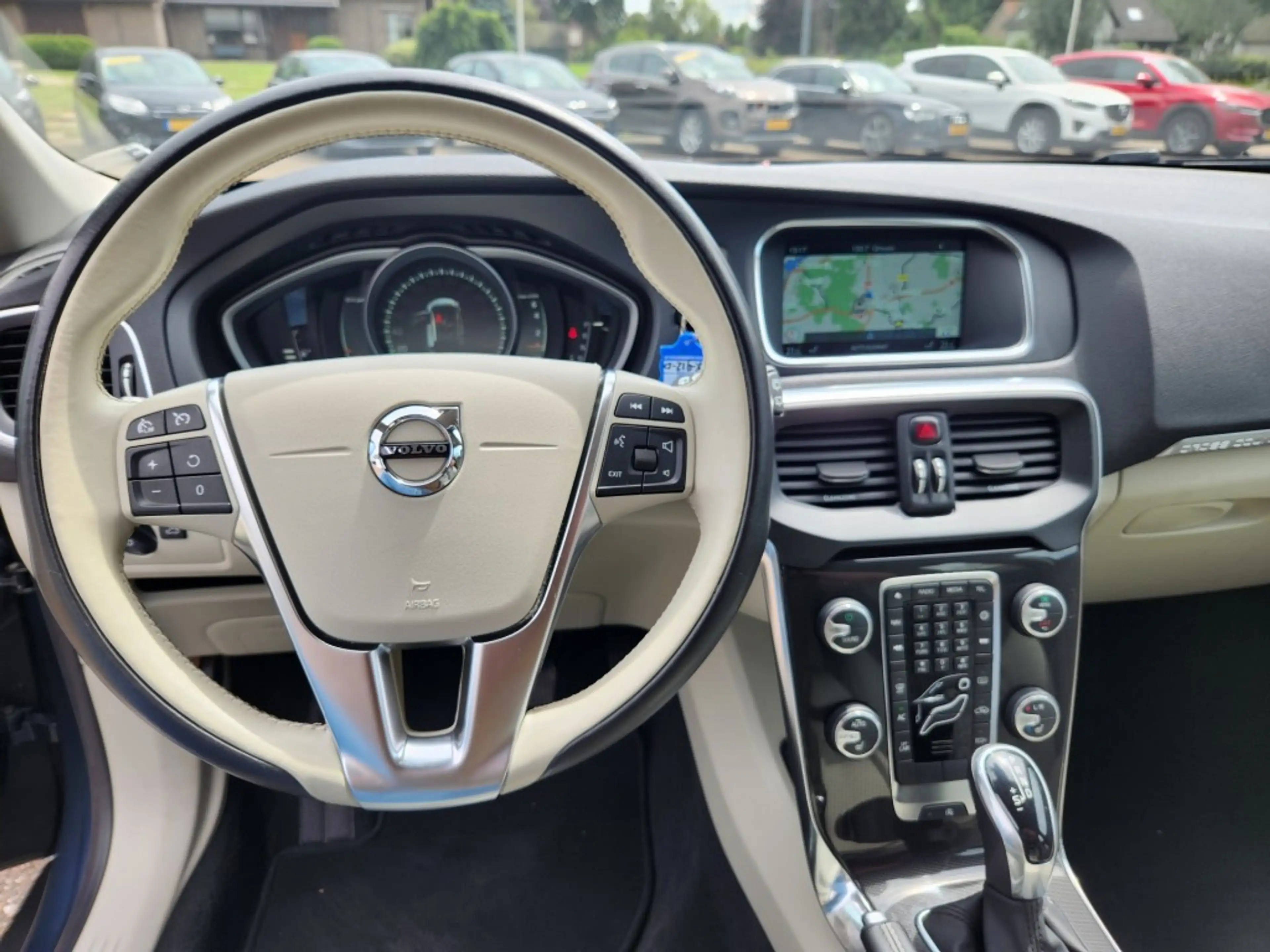 Volvo V40 Cross Country Cross Country 1.5 T3 Momentum, Clima, Navi, 71.366 — photo 3