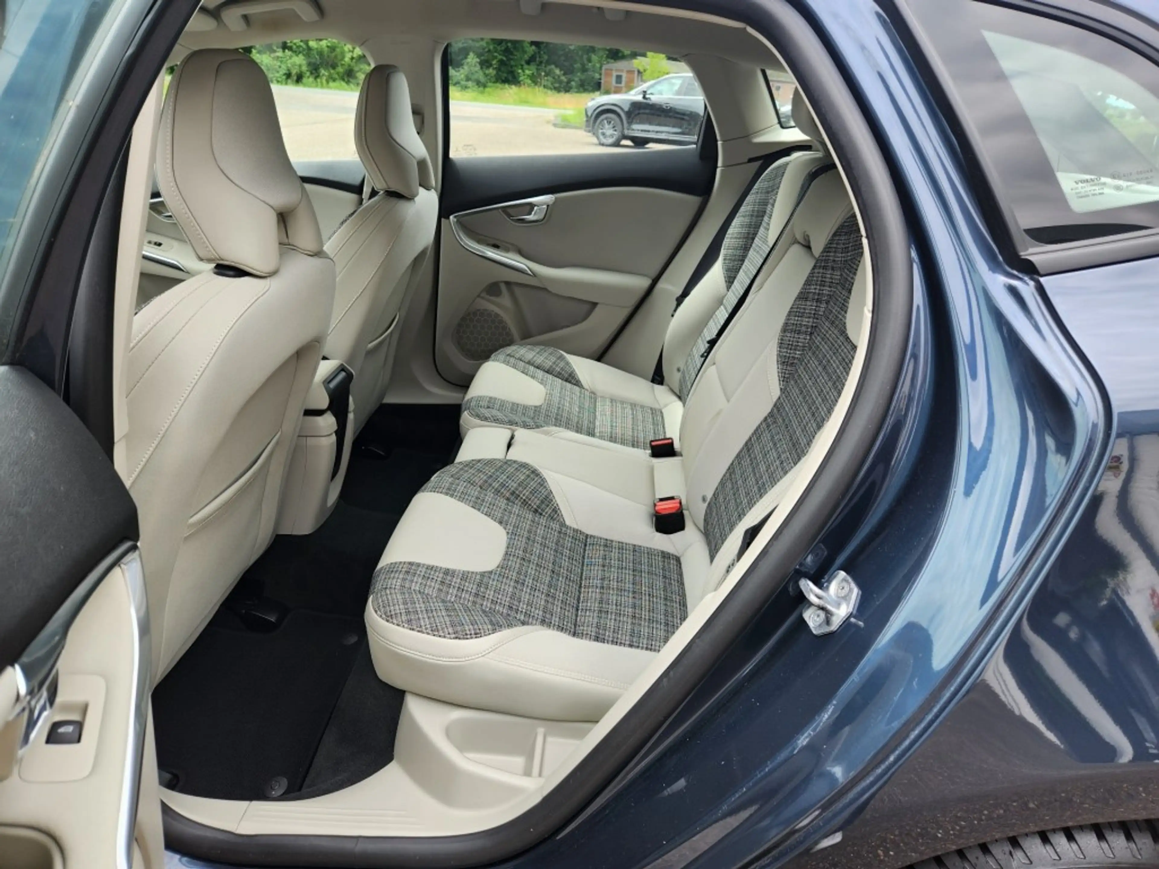Volvo V40 Cross Country Cross Country 1.5 T3 Momentum, Clima, Navi, 71.366 — photo 8