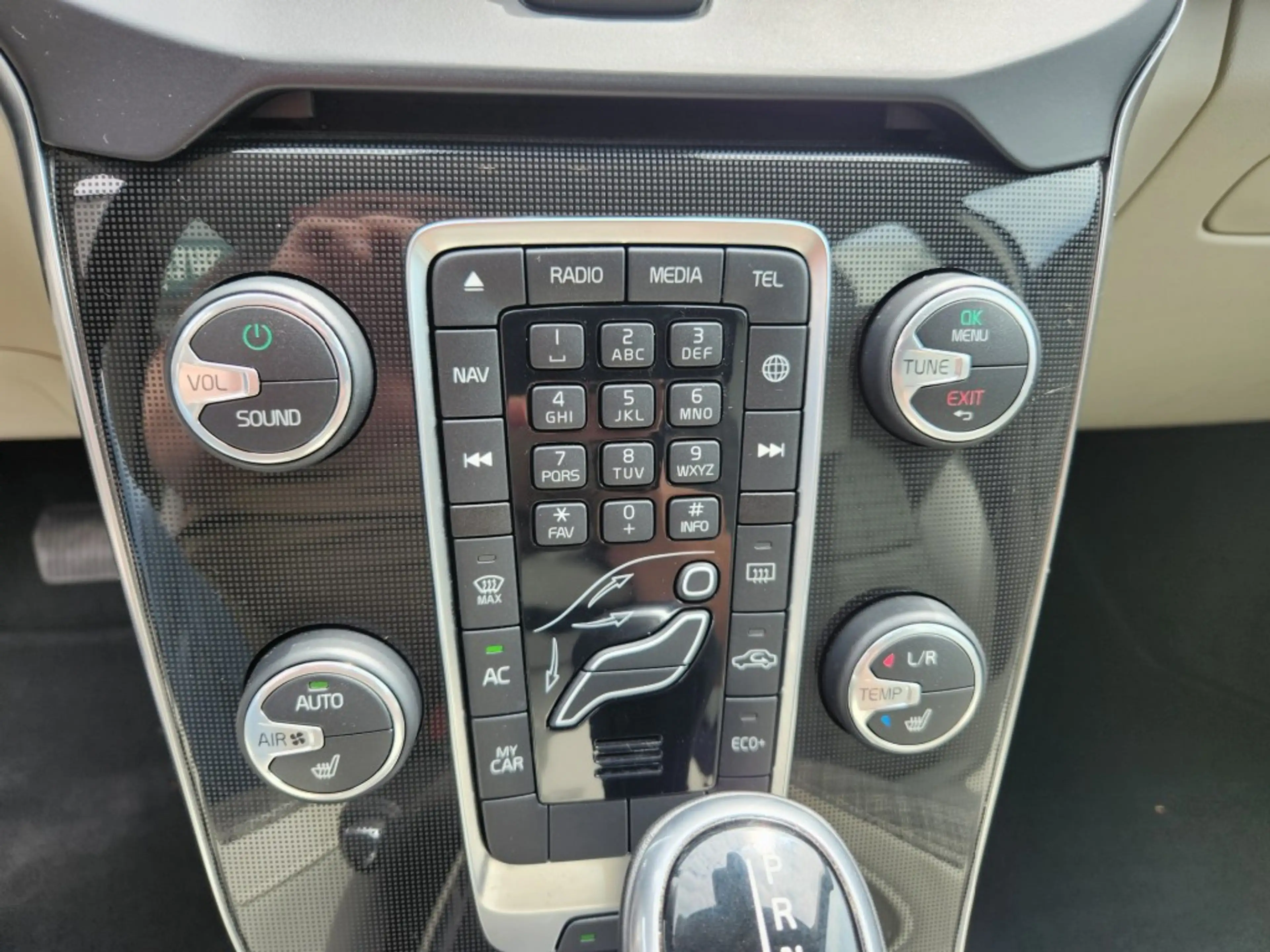 Volvo V40 Cross Country Cross Country 1.5 T3 Momentum, Clima, Navi, 71.366 — photo 11