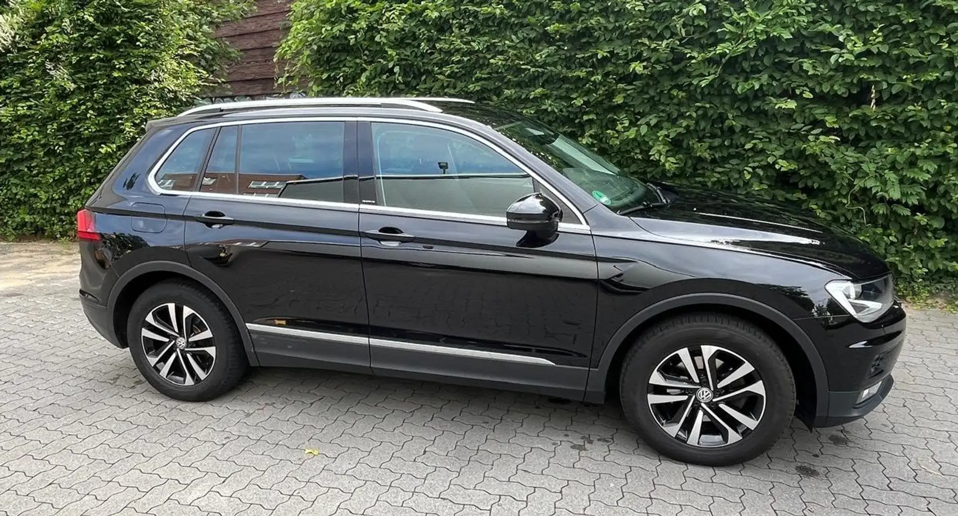 Volkswagen Tiguan Tiguan 2.0 TDI SCR IQ.DRIVE Schwarz - 2