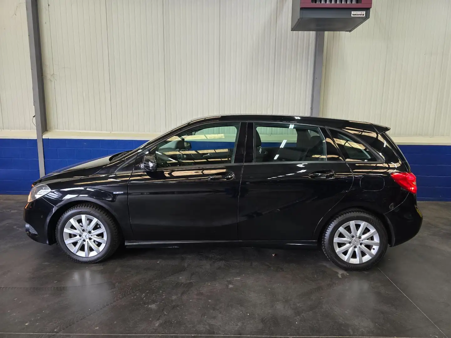 Mercedes-Benz B 180 Ambition Zwart - 2