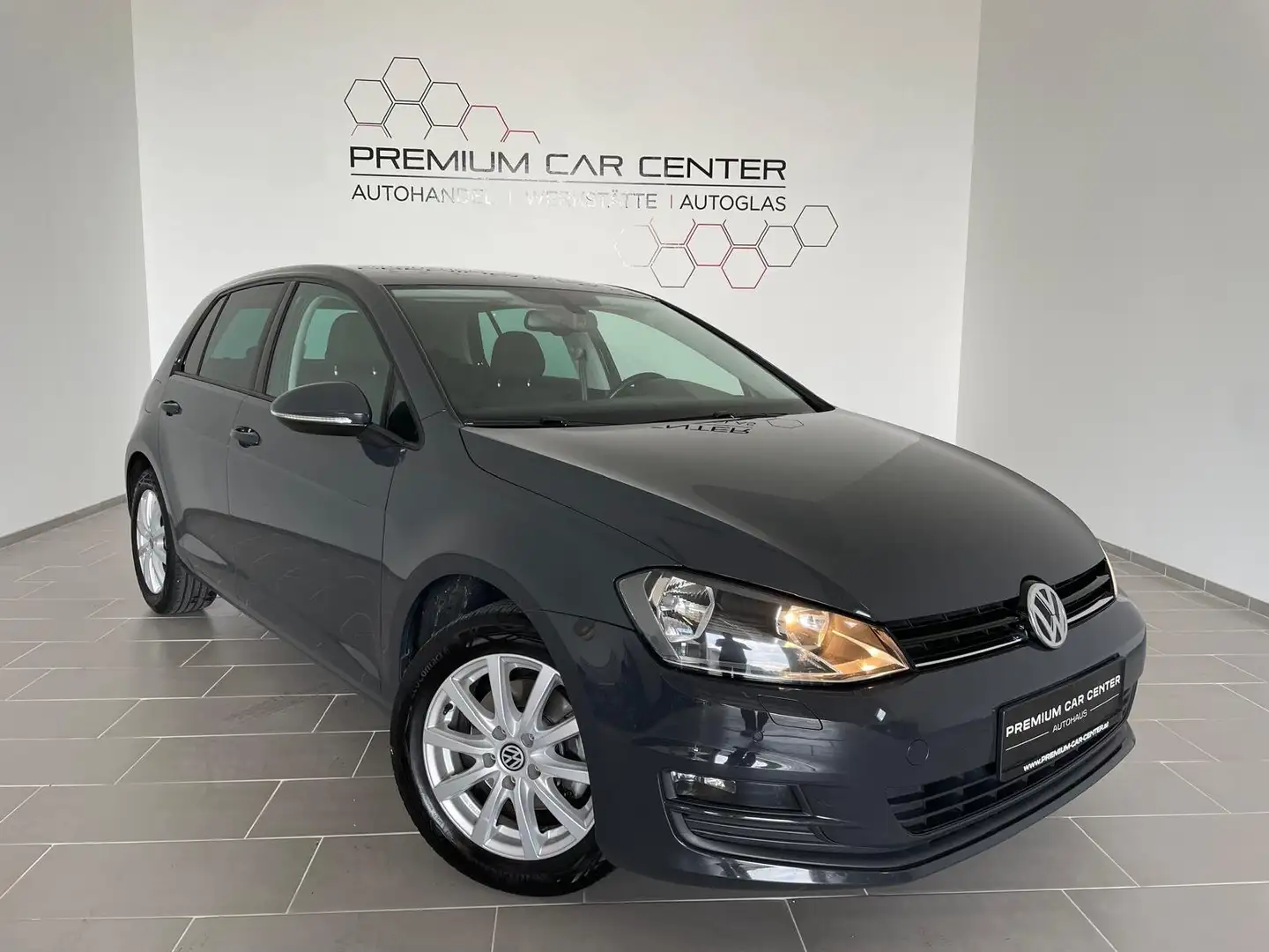 Volkswagen Golf Trendline - Unfallfrei - Navi - Sitzheizung Grau - 1
