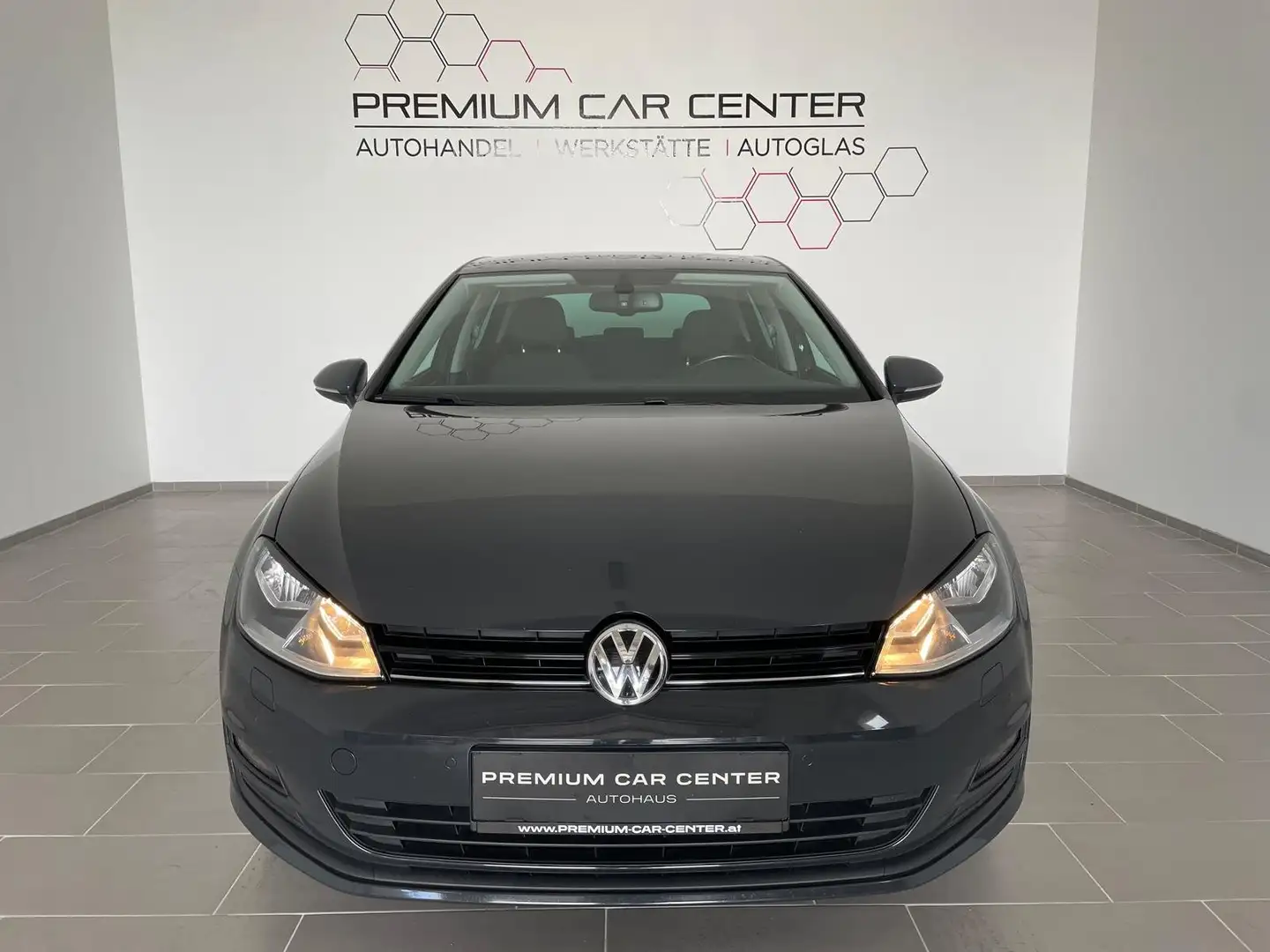 Volkswagen Golf Trendline - Unfallfrei - Navi - Sitzheizung Grau - 2