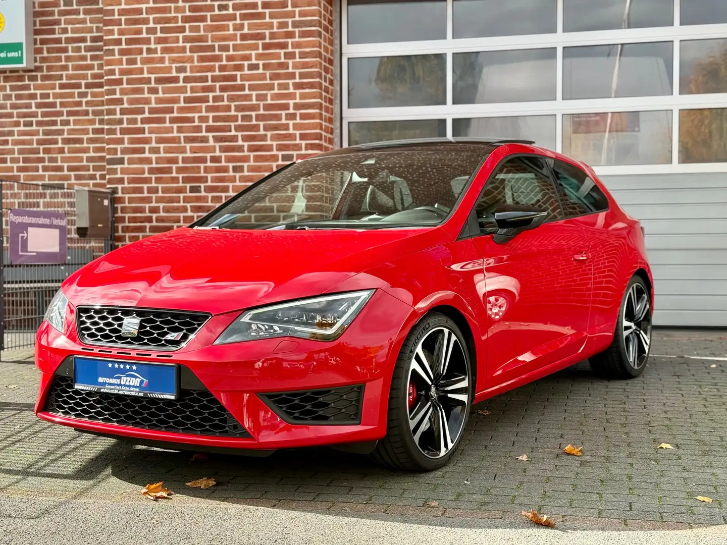 SEAT Leon Cupra DSG 280*Navi*GHSD*19“LM*1Vorb.*LED*Carplay Rot - 1