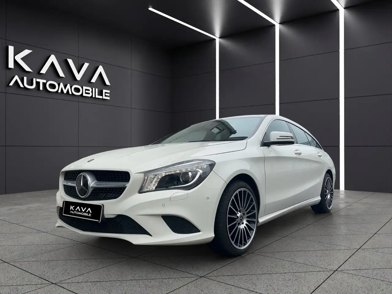 Mercedes-Benz Sonstige CLA 180 Shooting Brake LM18*SHZ*Leder*Distronic — photo 1 of 20