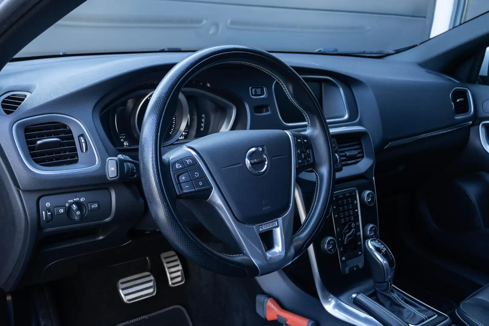 Volvo V40 T3 Automaat Polar+ Sport | Panoramadak | Alarmklas Blau - 2